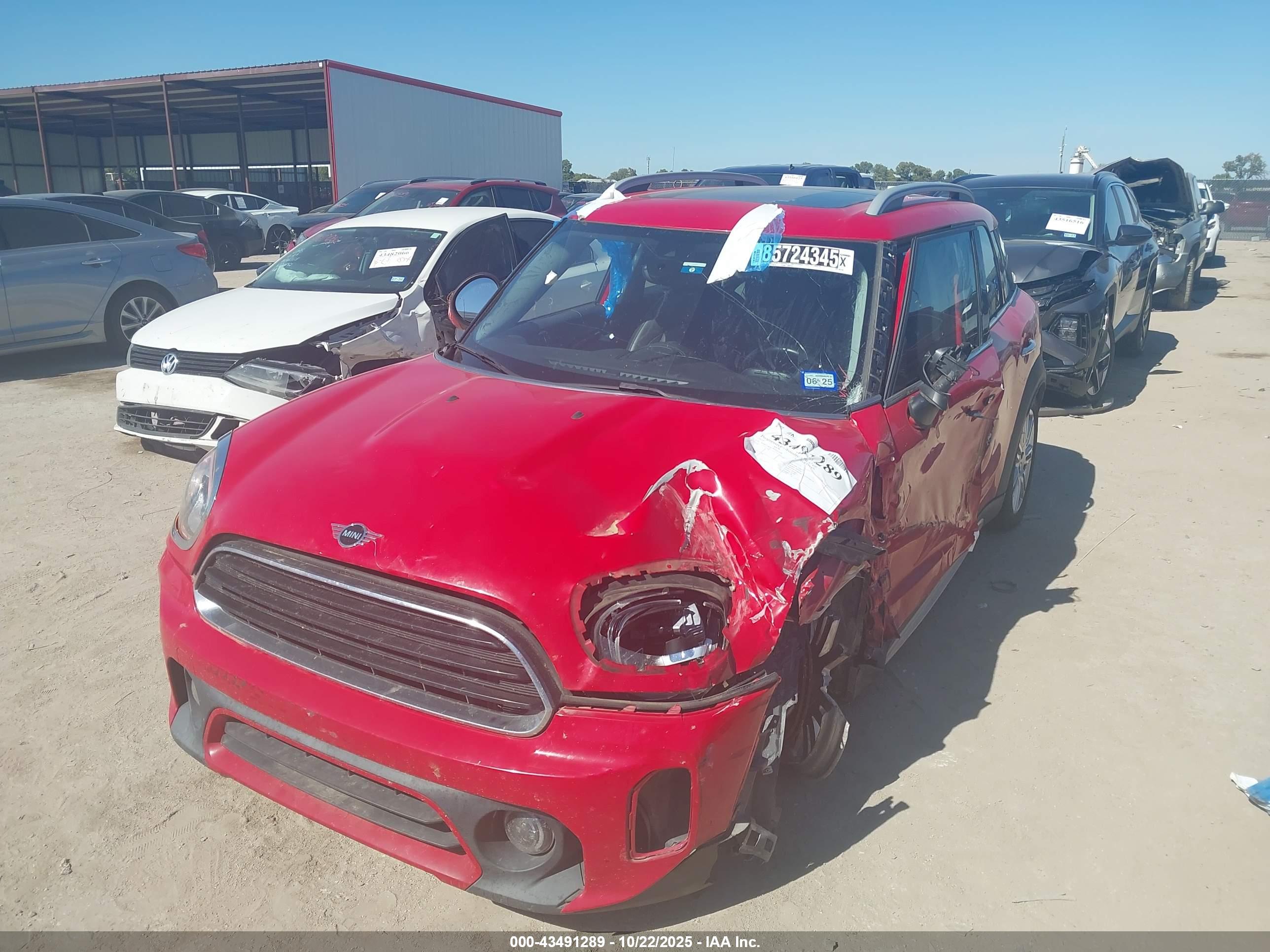 MINI COUNTRYMAN image 2