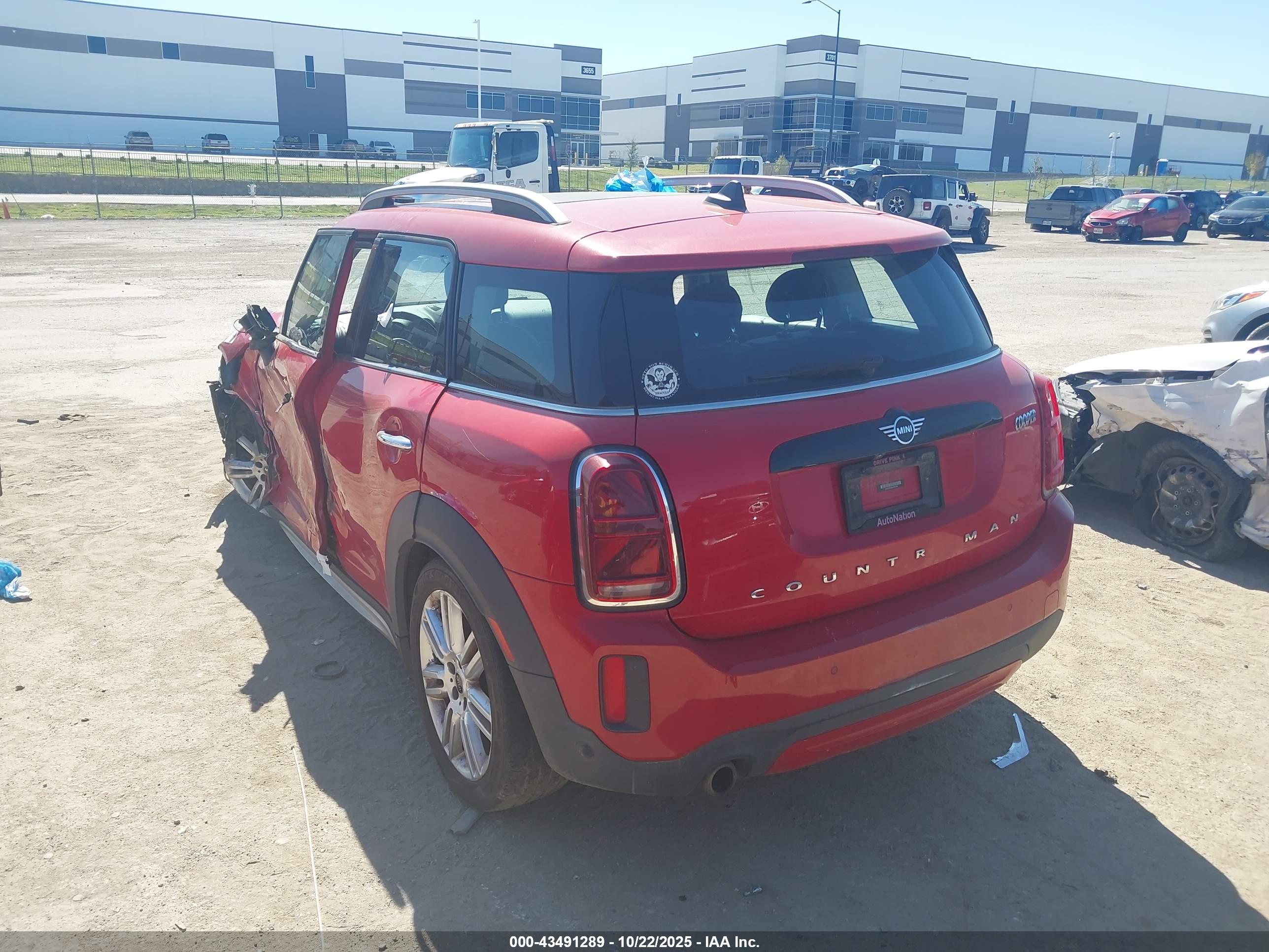 MINI COUNTRYMAN image 3