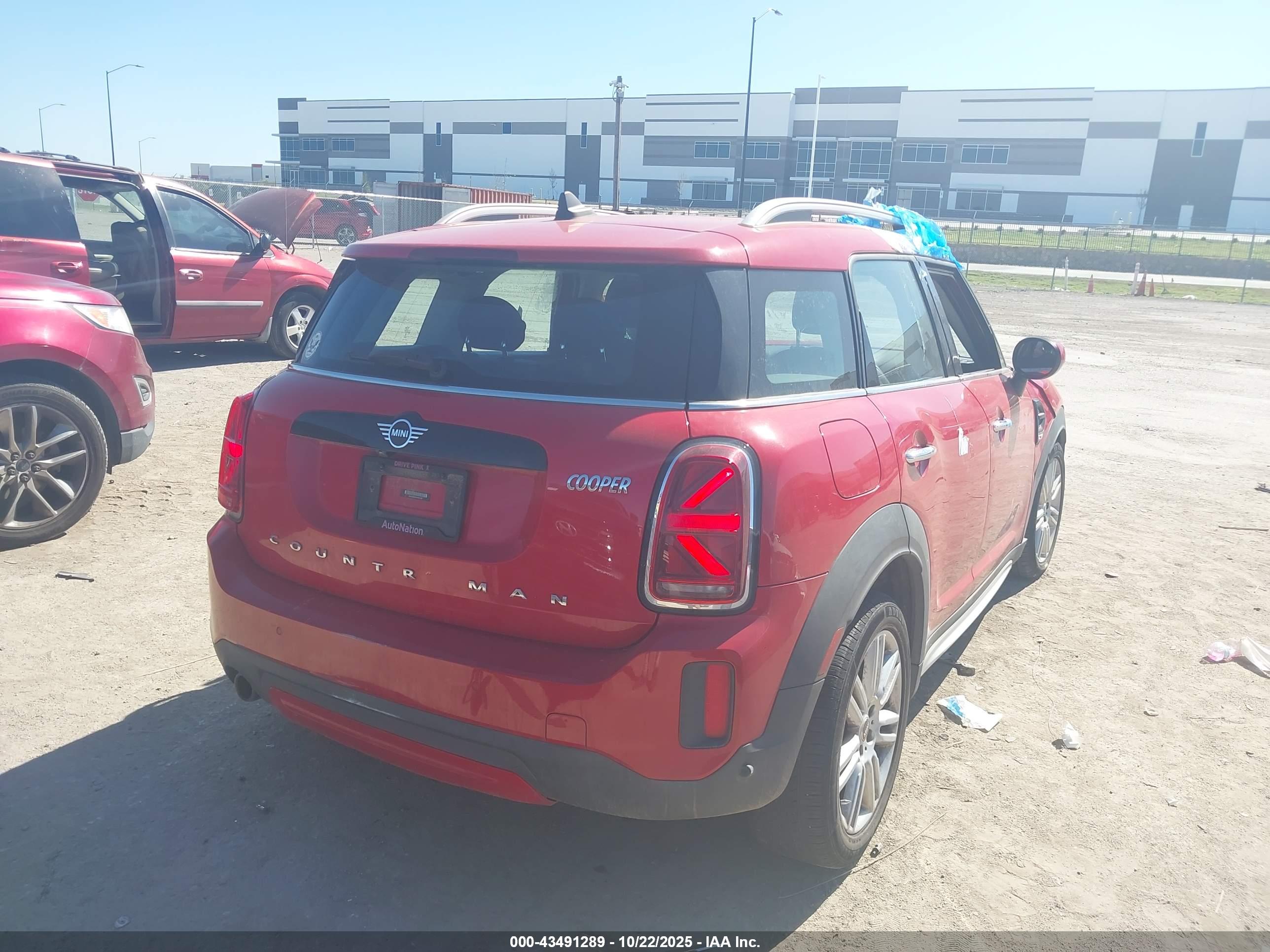 MINI COUNTRYMAN image 4