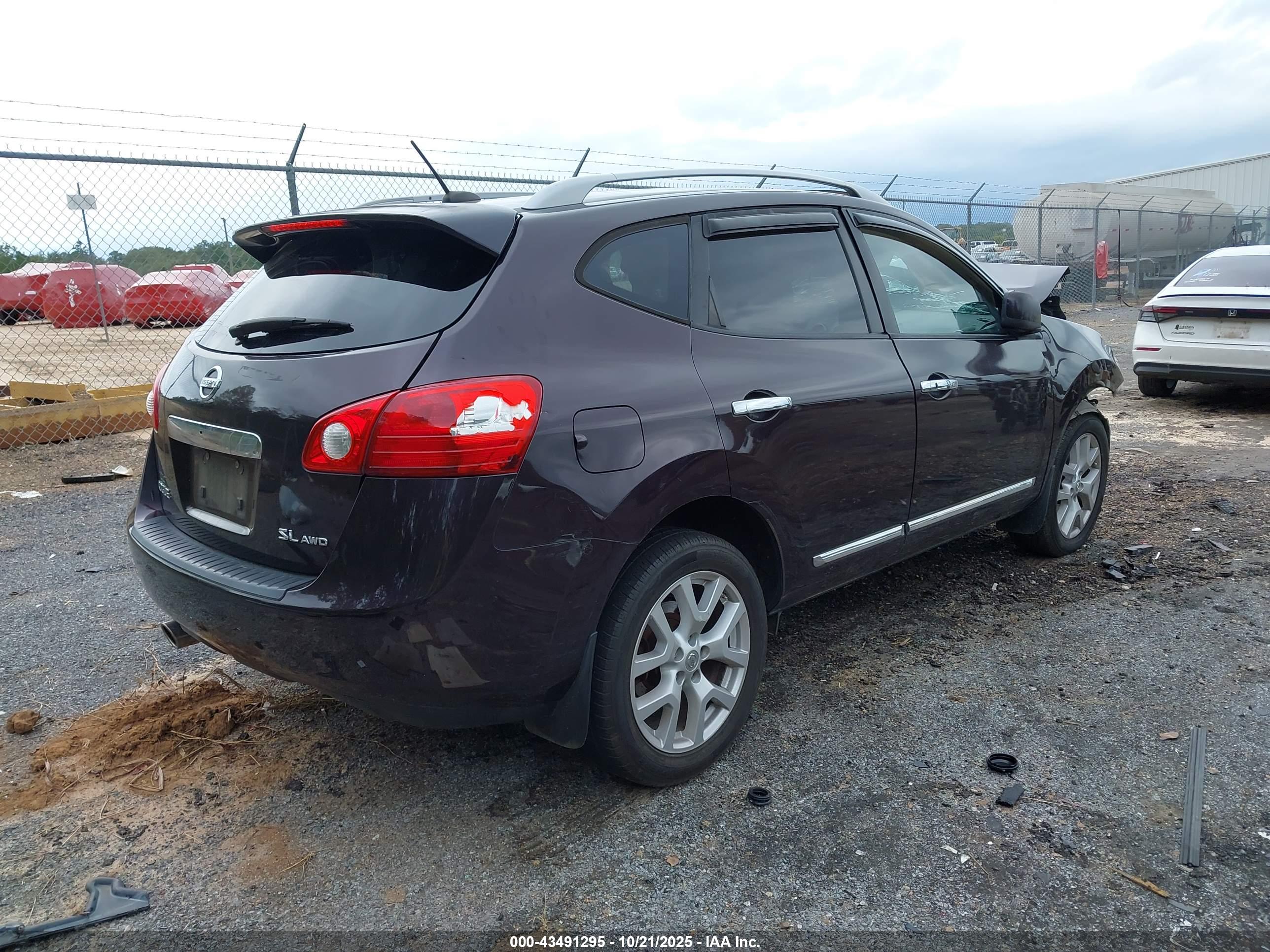 NISSAN ROGUE image 4