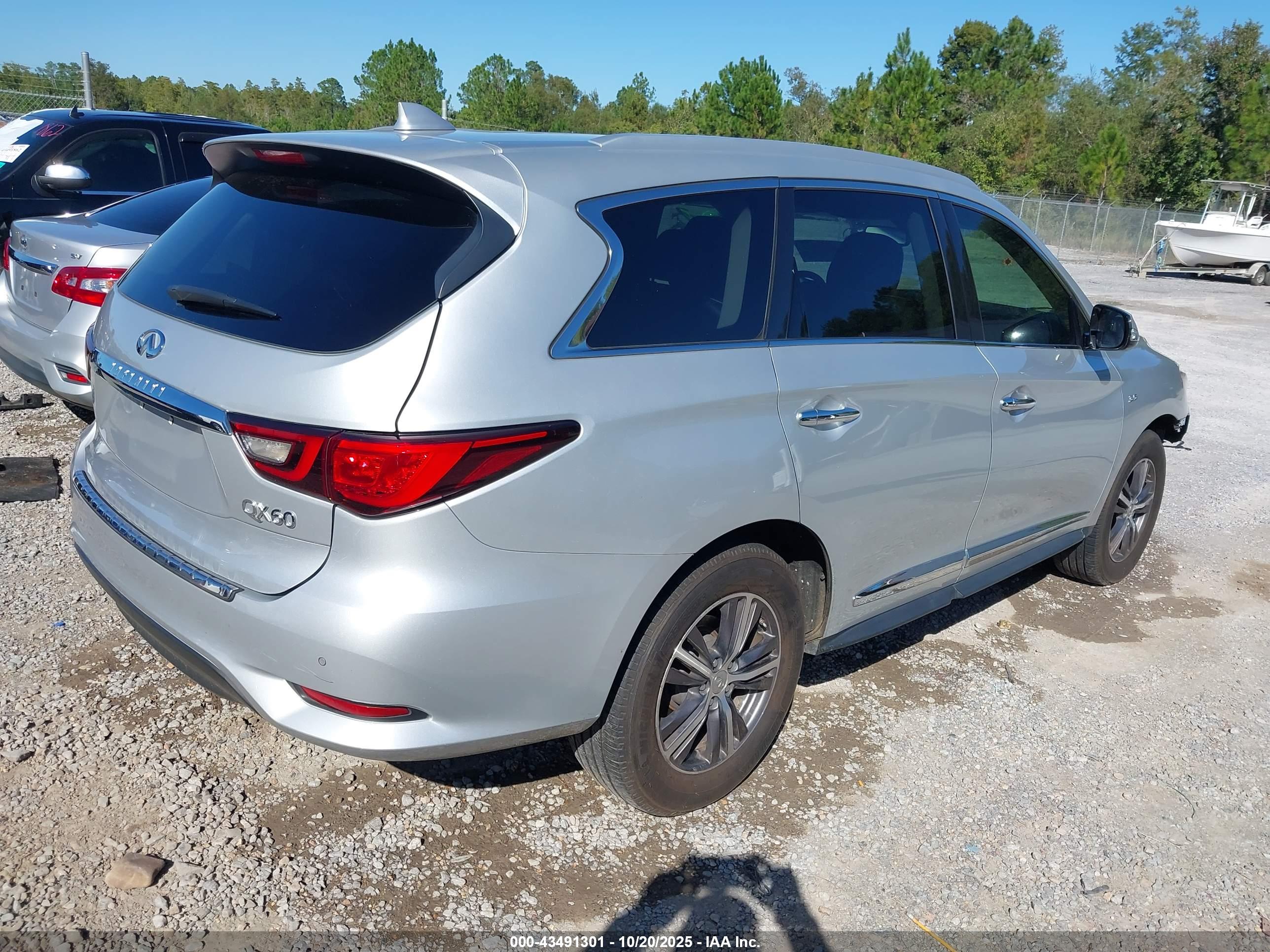INFINITI QX60 image 4
