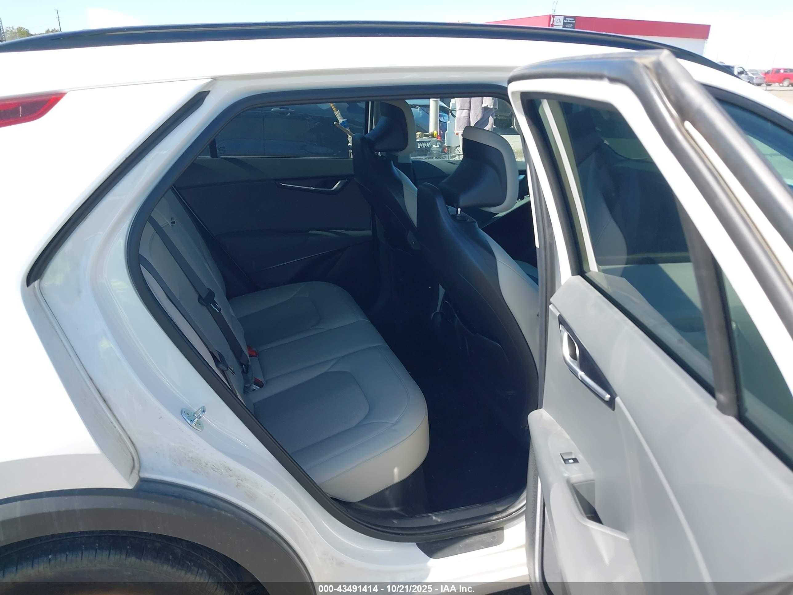 KIA NIRO image 8