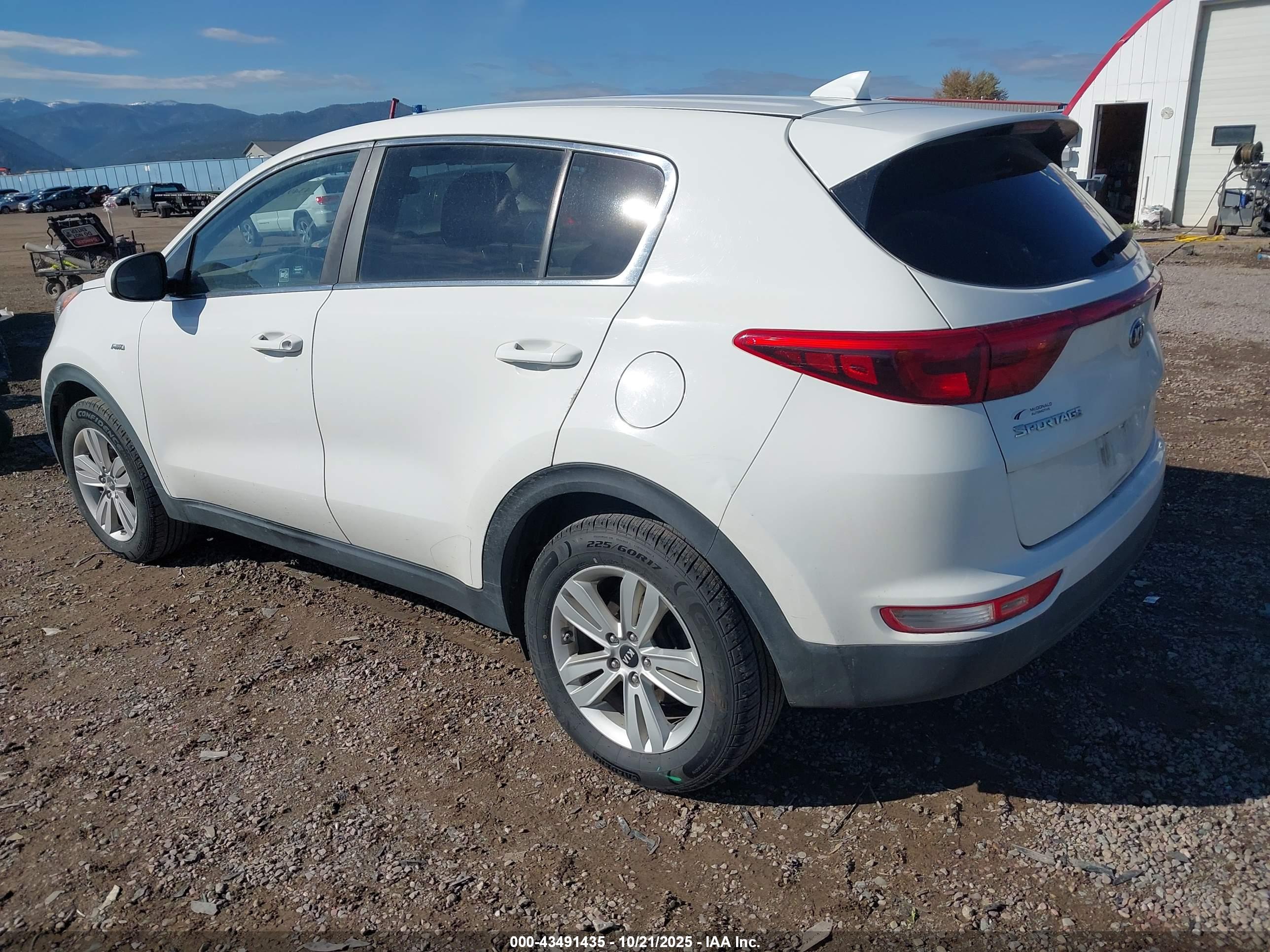 KIA SPORTAGE image 3