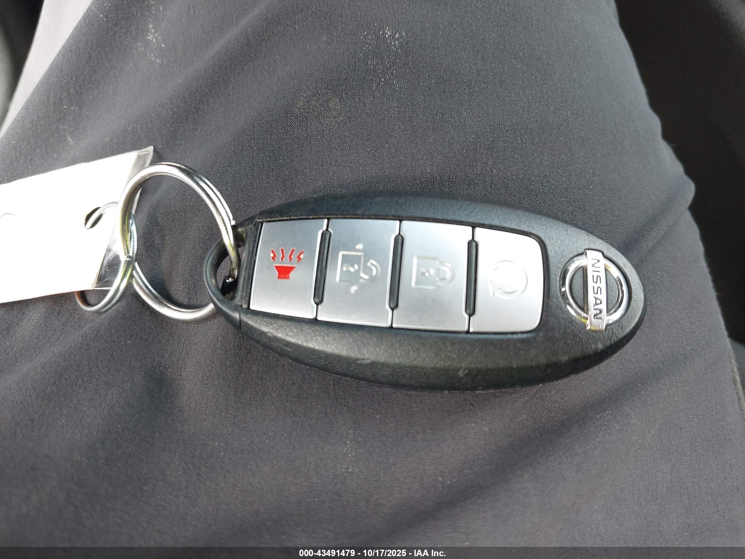 NISSAN ROGUE image 11