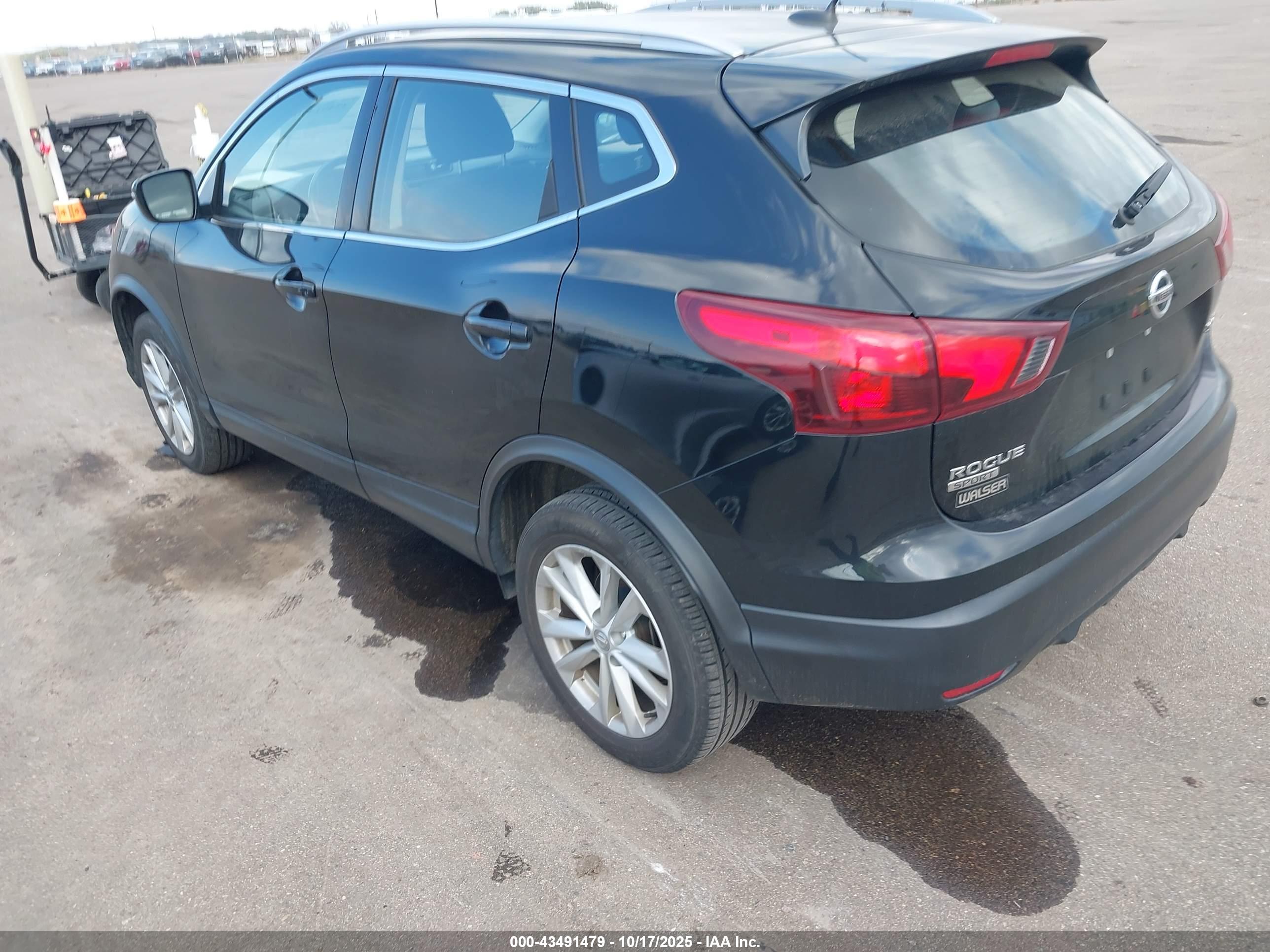 NISSAN ROGUE image 3