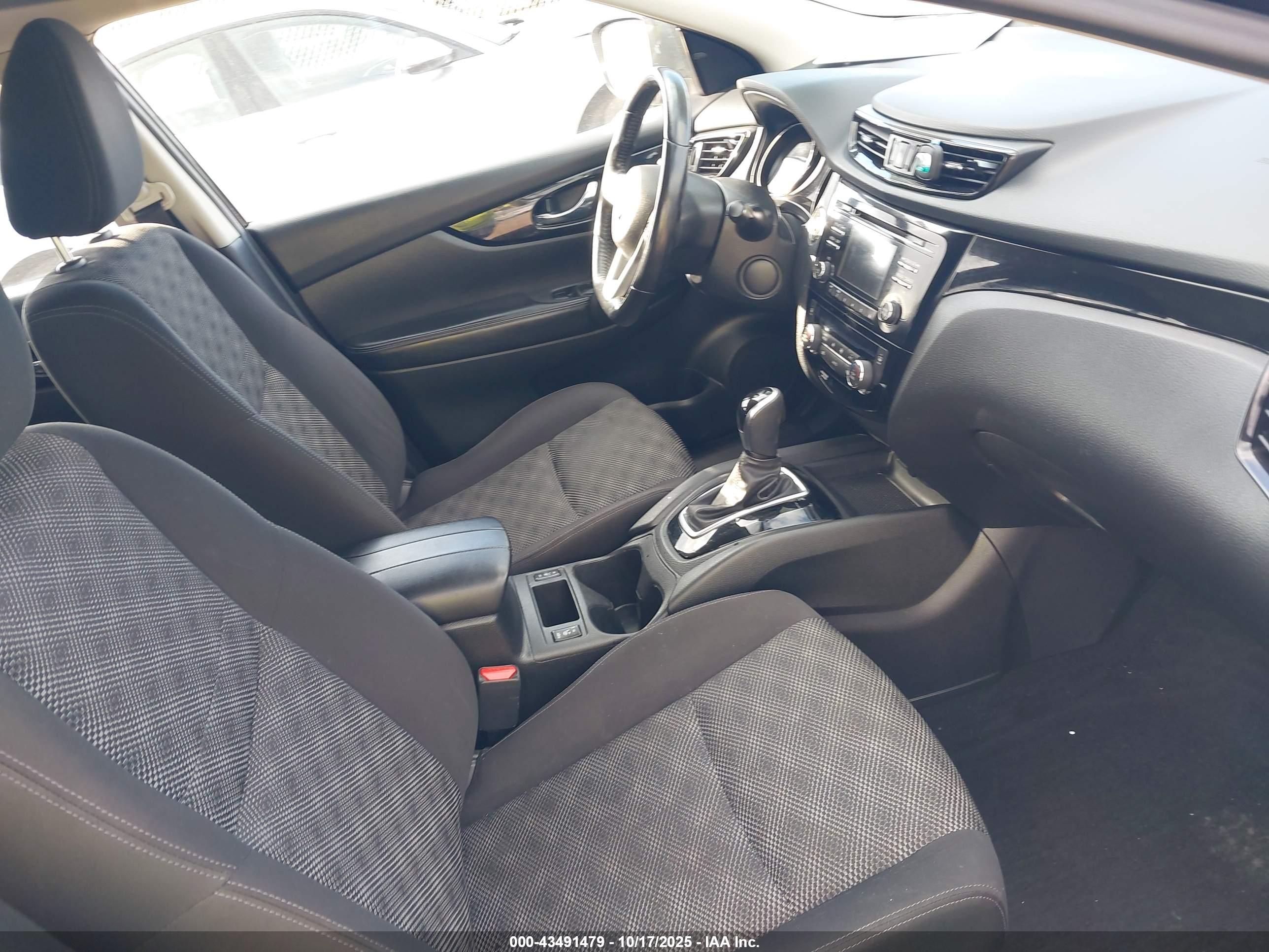 NISSAN ROGUE image 5