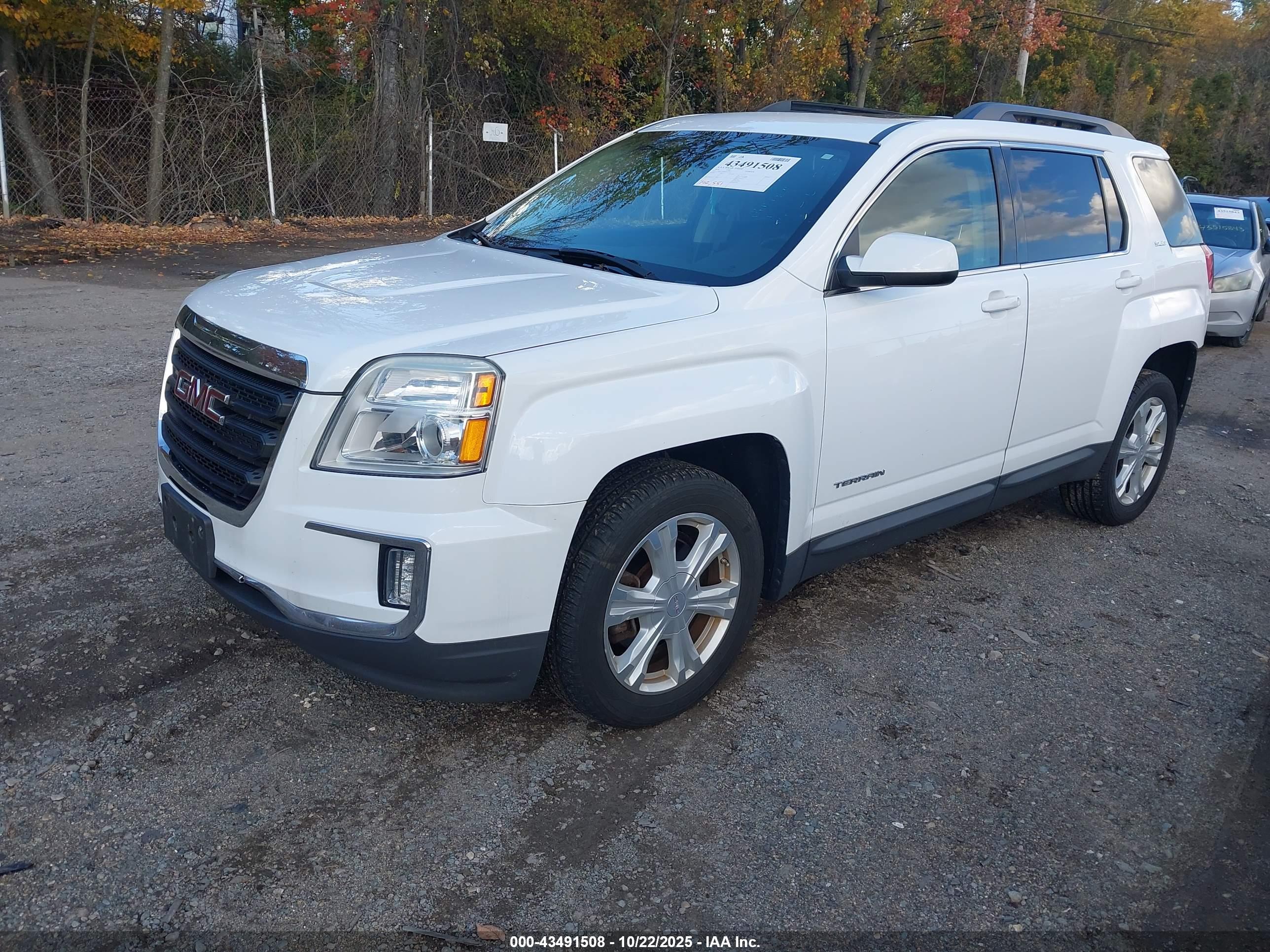 GMC TERRAIN image 2