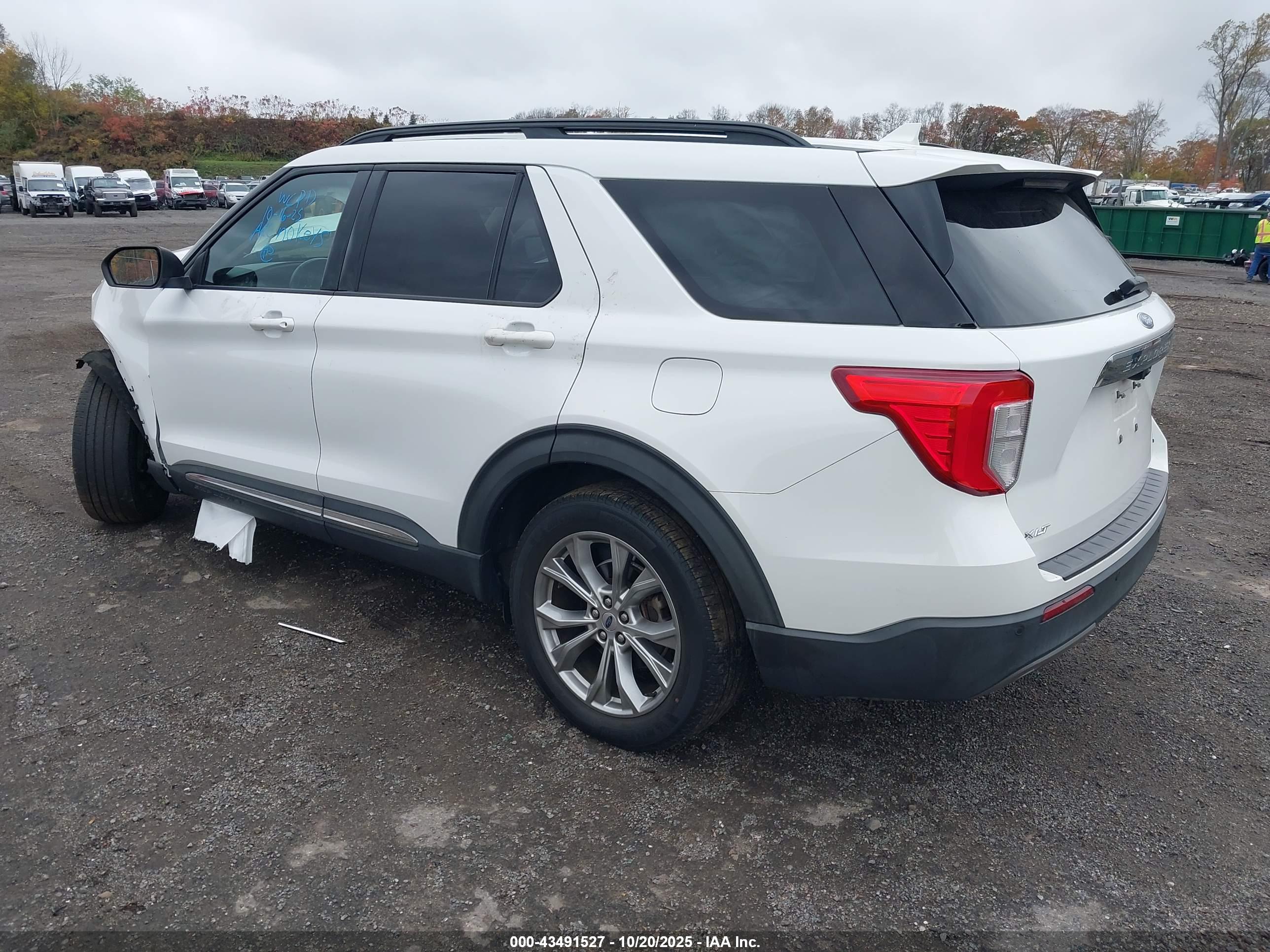FORD EXPLORER image 3