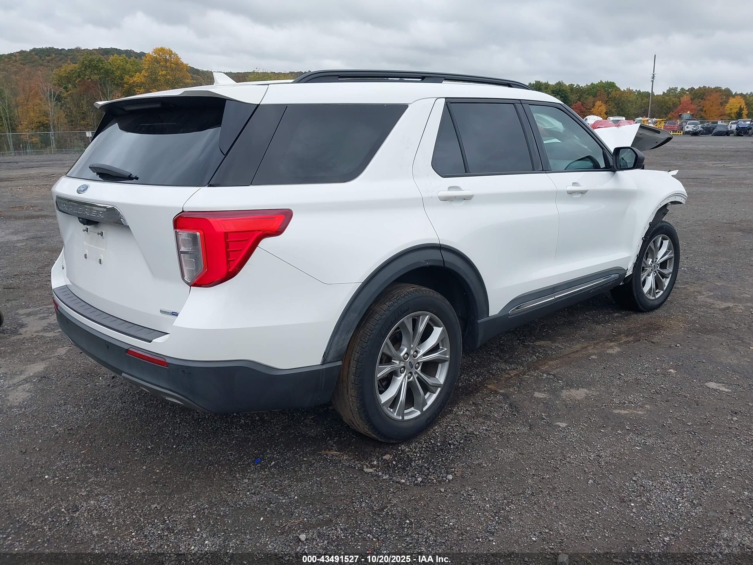 FORD EXPLORER image 4