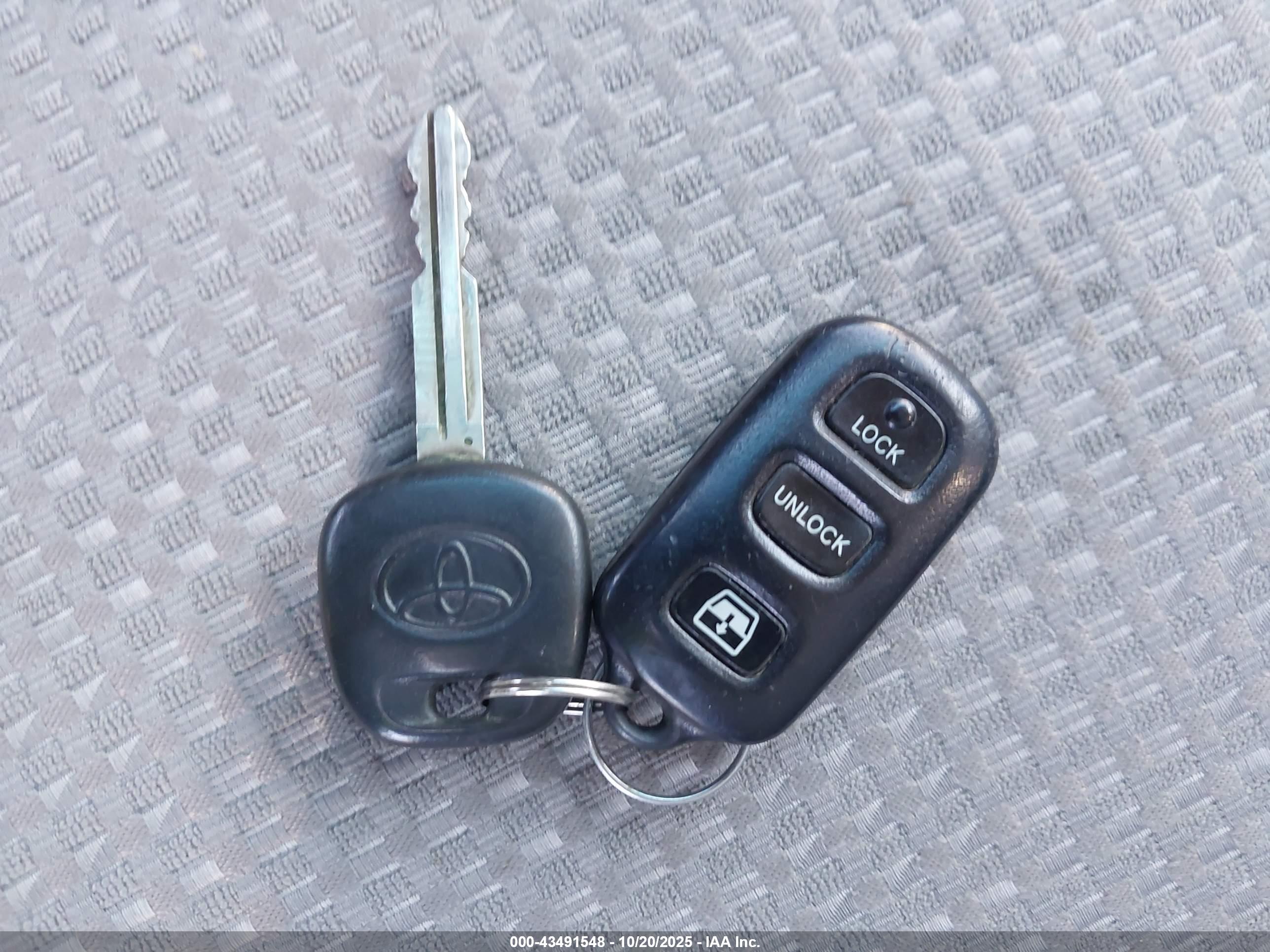 TOYOTA 4RUNNER image 11
