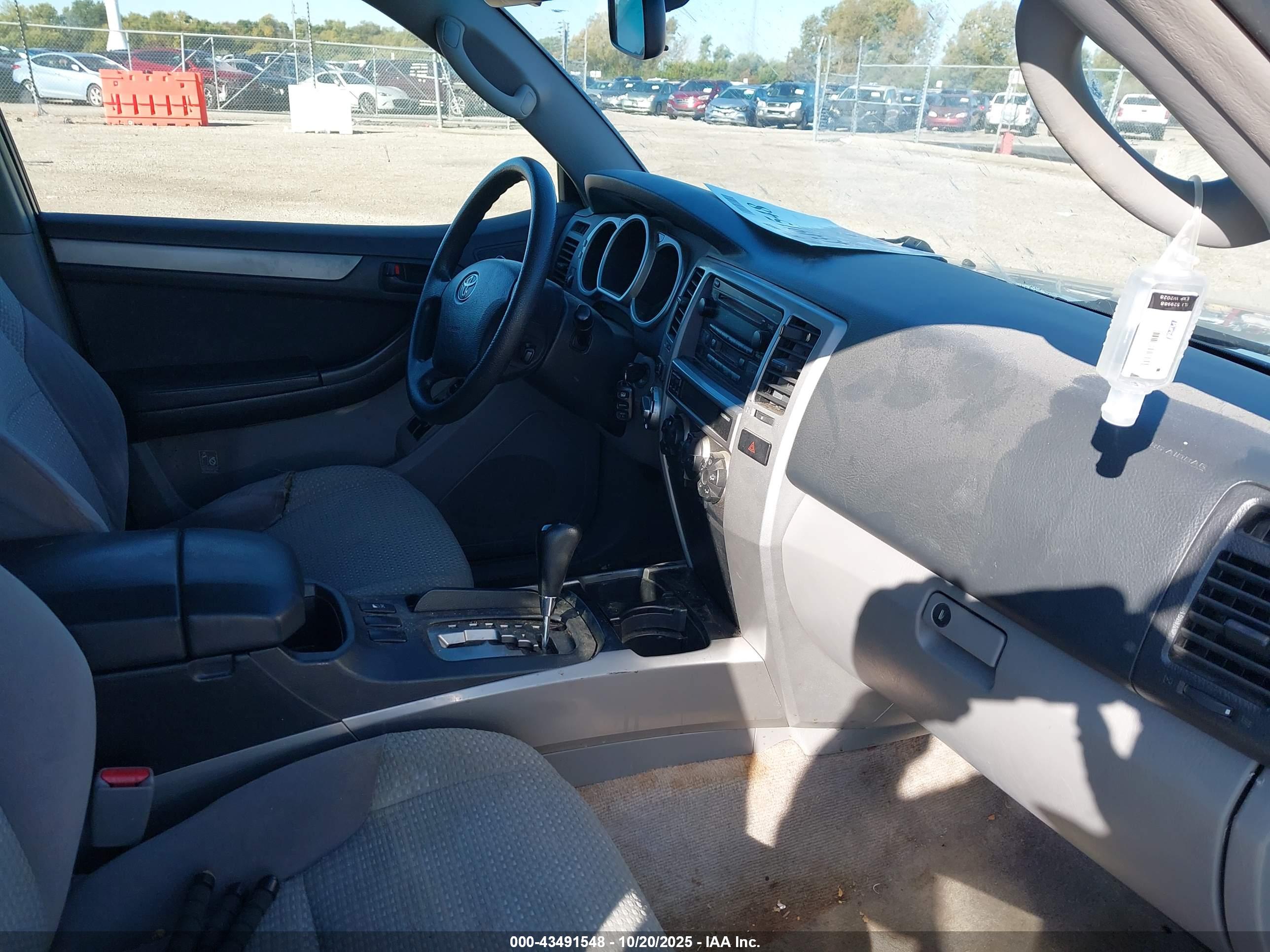 TOYOTA 4RUNNER image 5