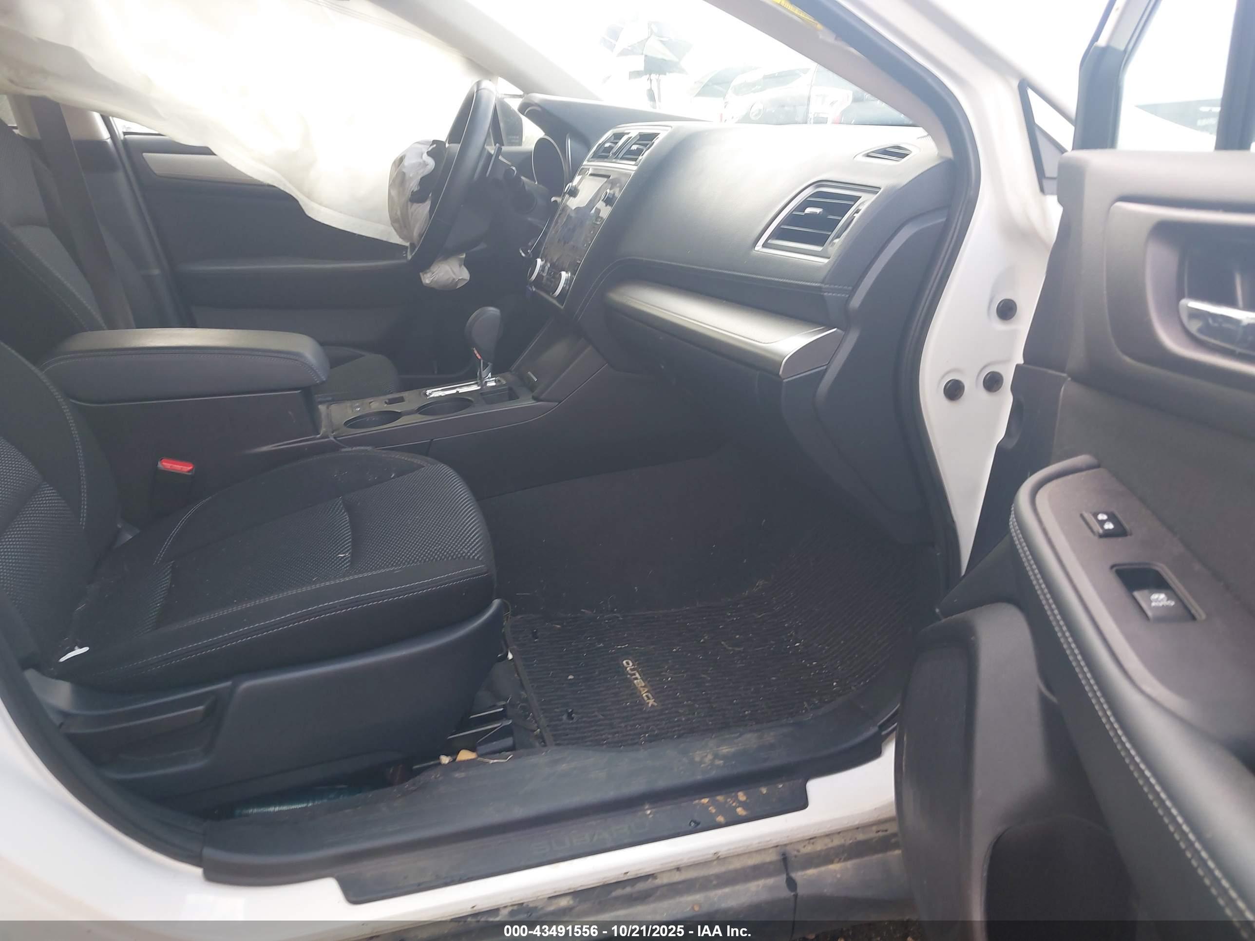 SUBARU OUTBACK image 5