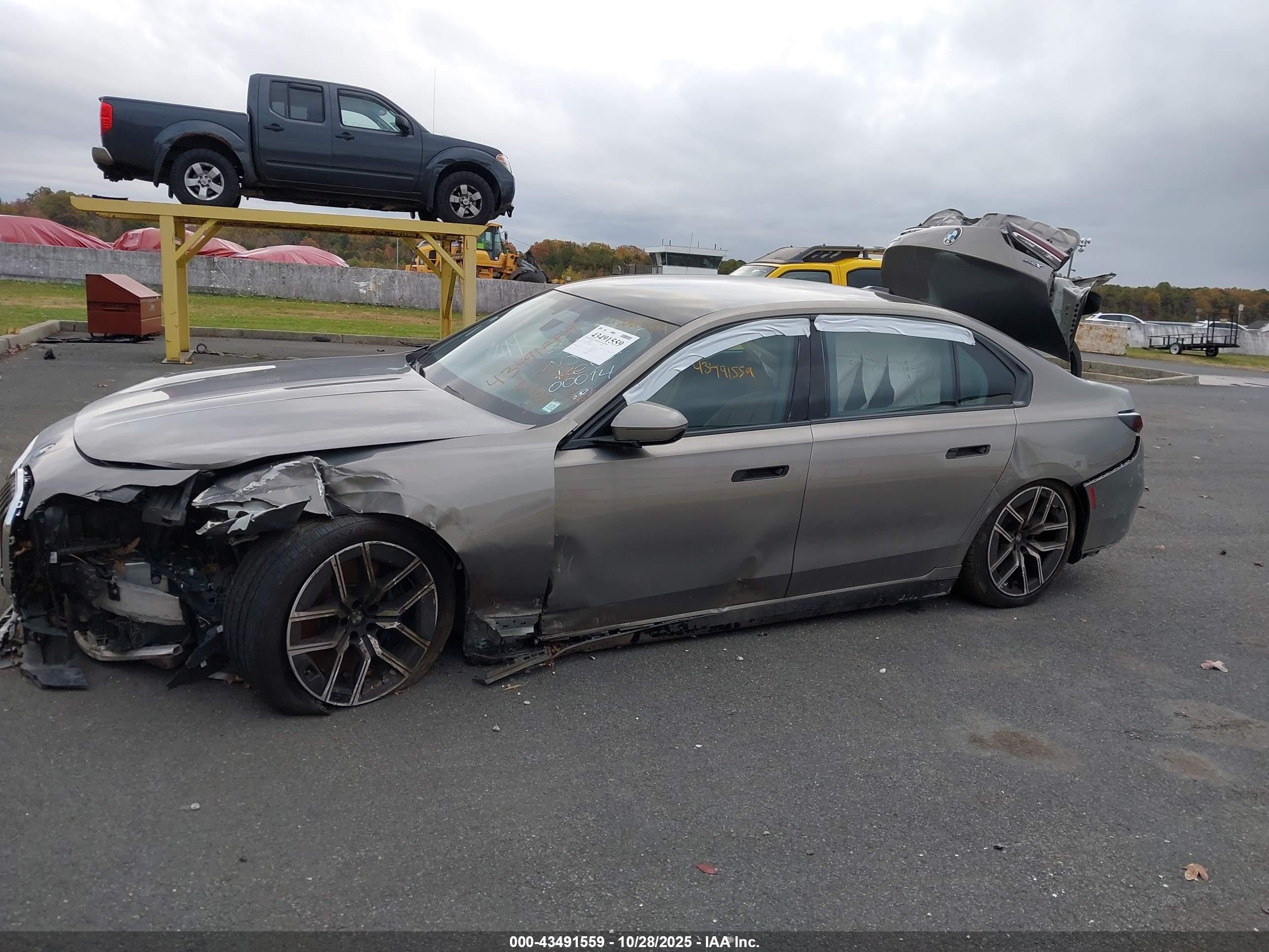 BMW 740I image 6