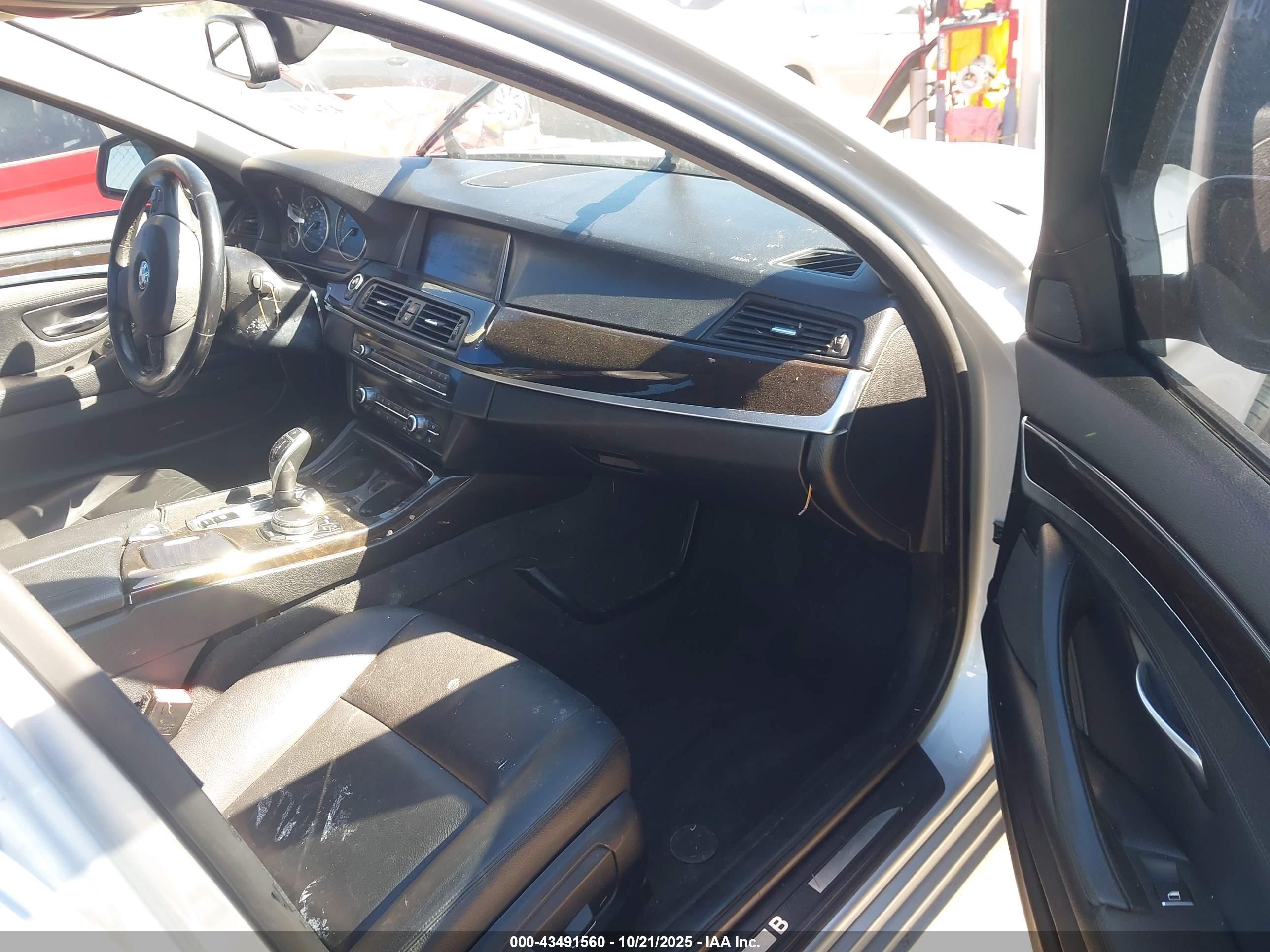 BMW 528I image 5