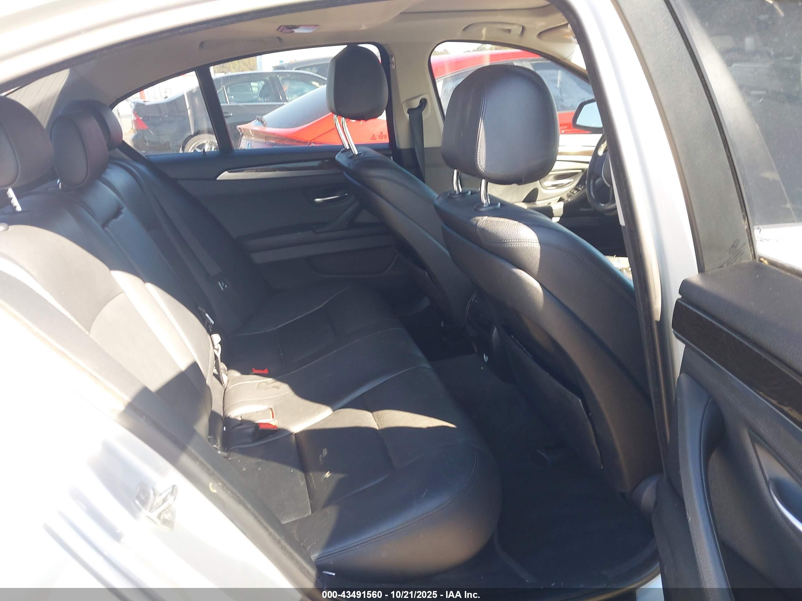 BMW 528I image 8