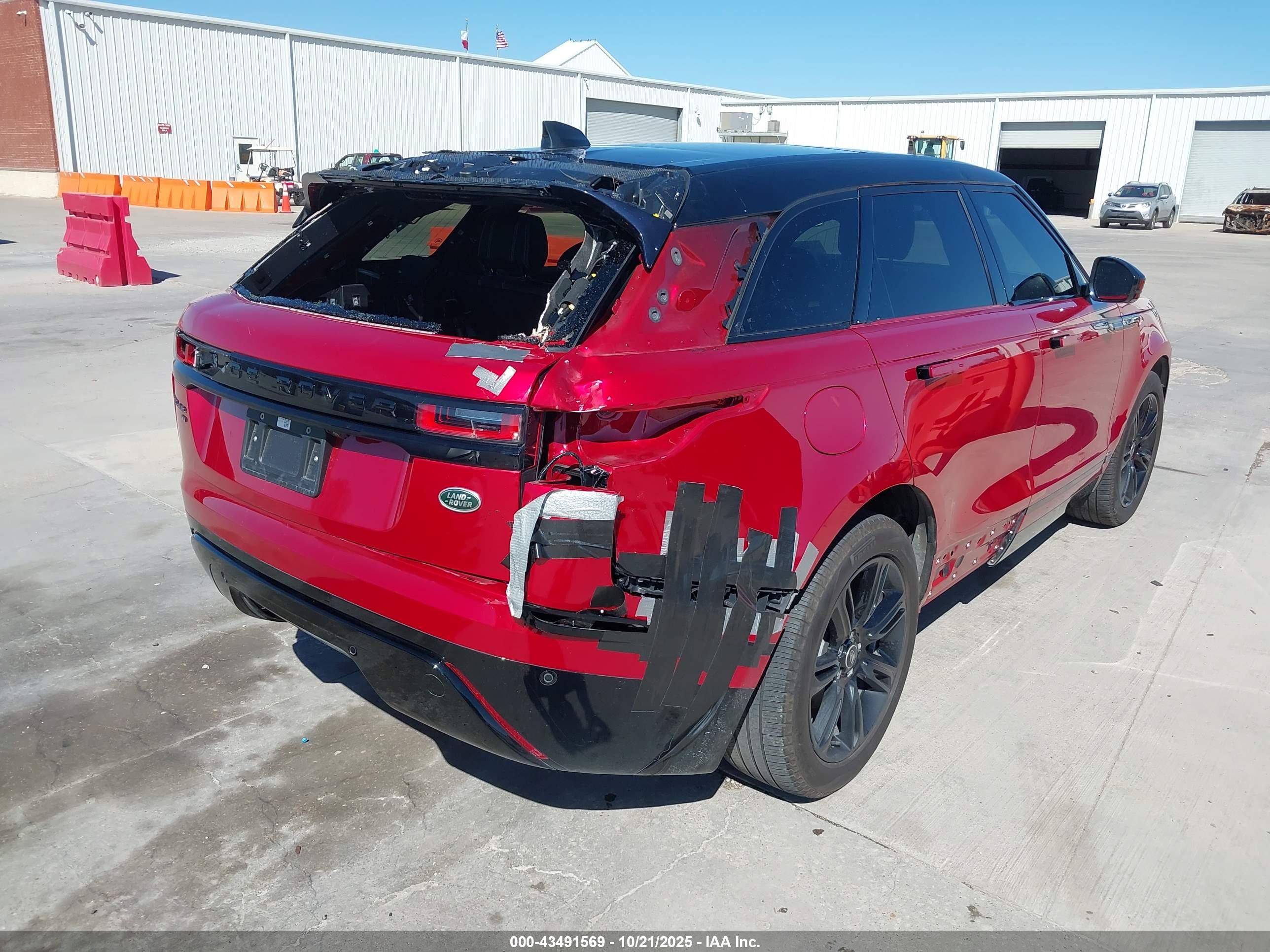 LAND ROVER image 4
