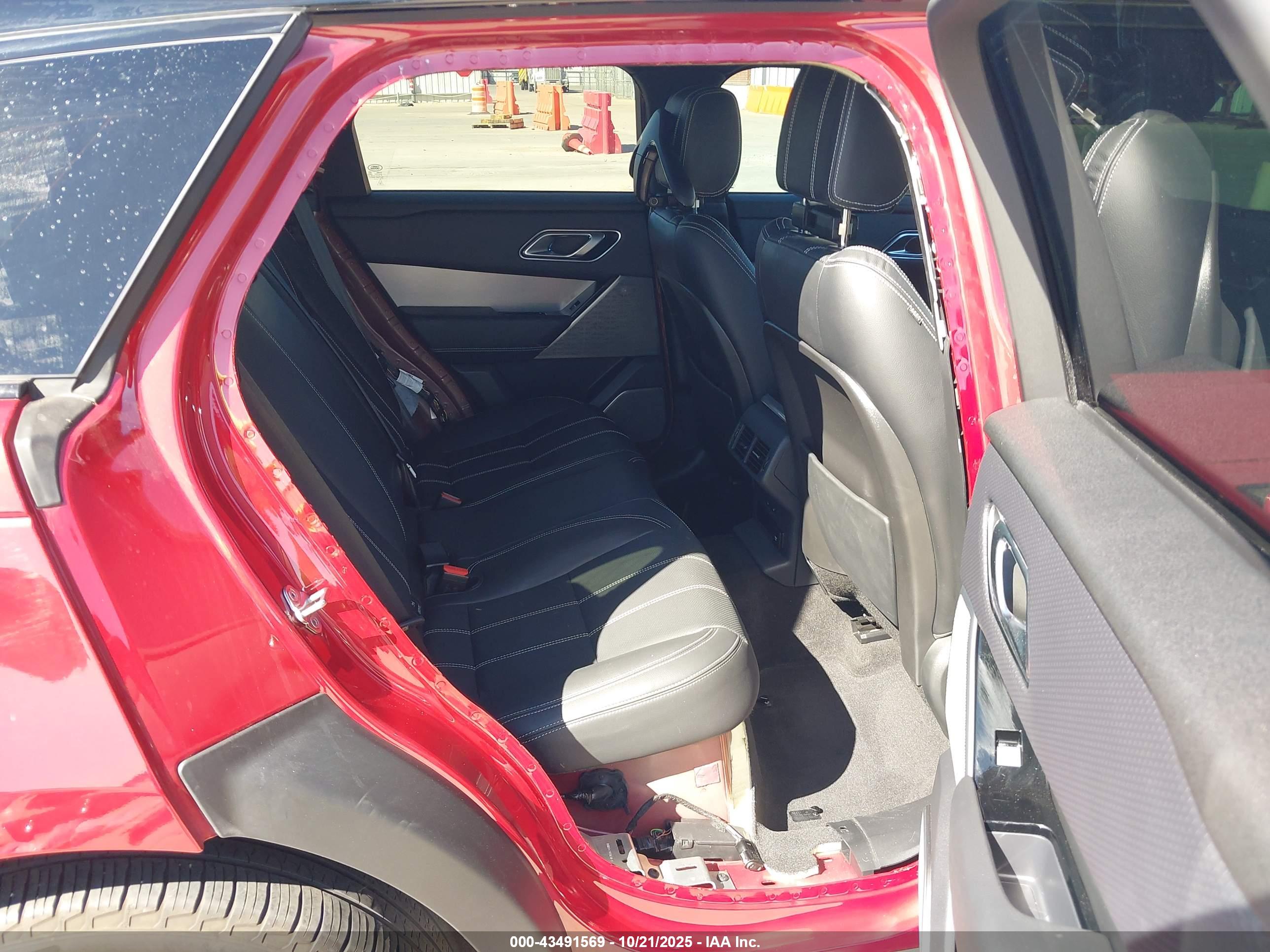 LAND ROVER image 8
