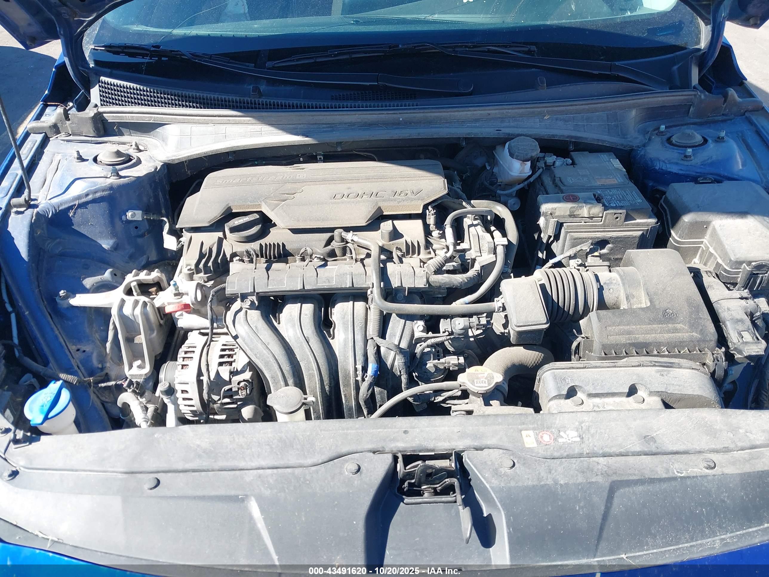 HYUNDAI ELANTRA image 10