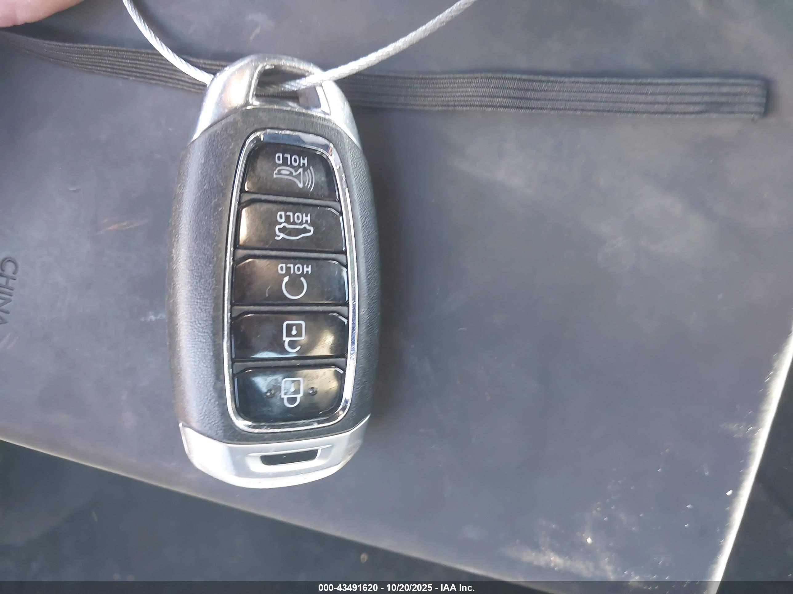 HYUNDAI ELANTRA image 11
