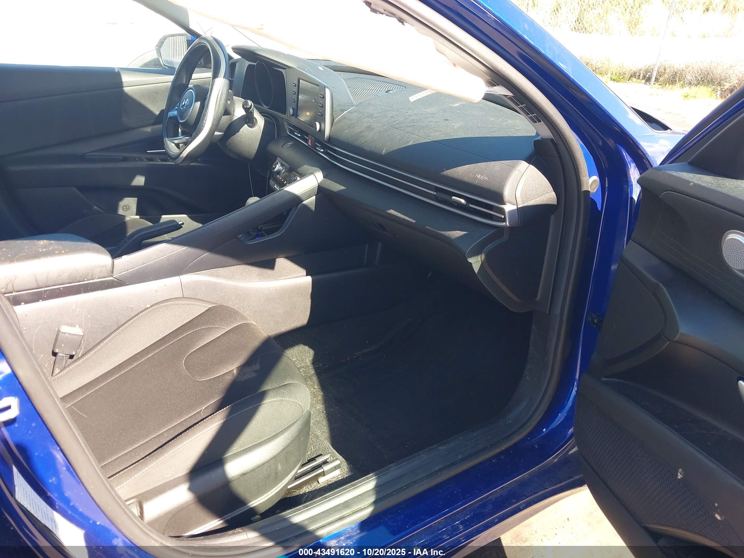 HYUNDAI ELANTRA image 5