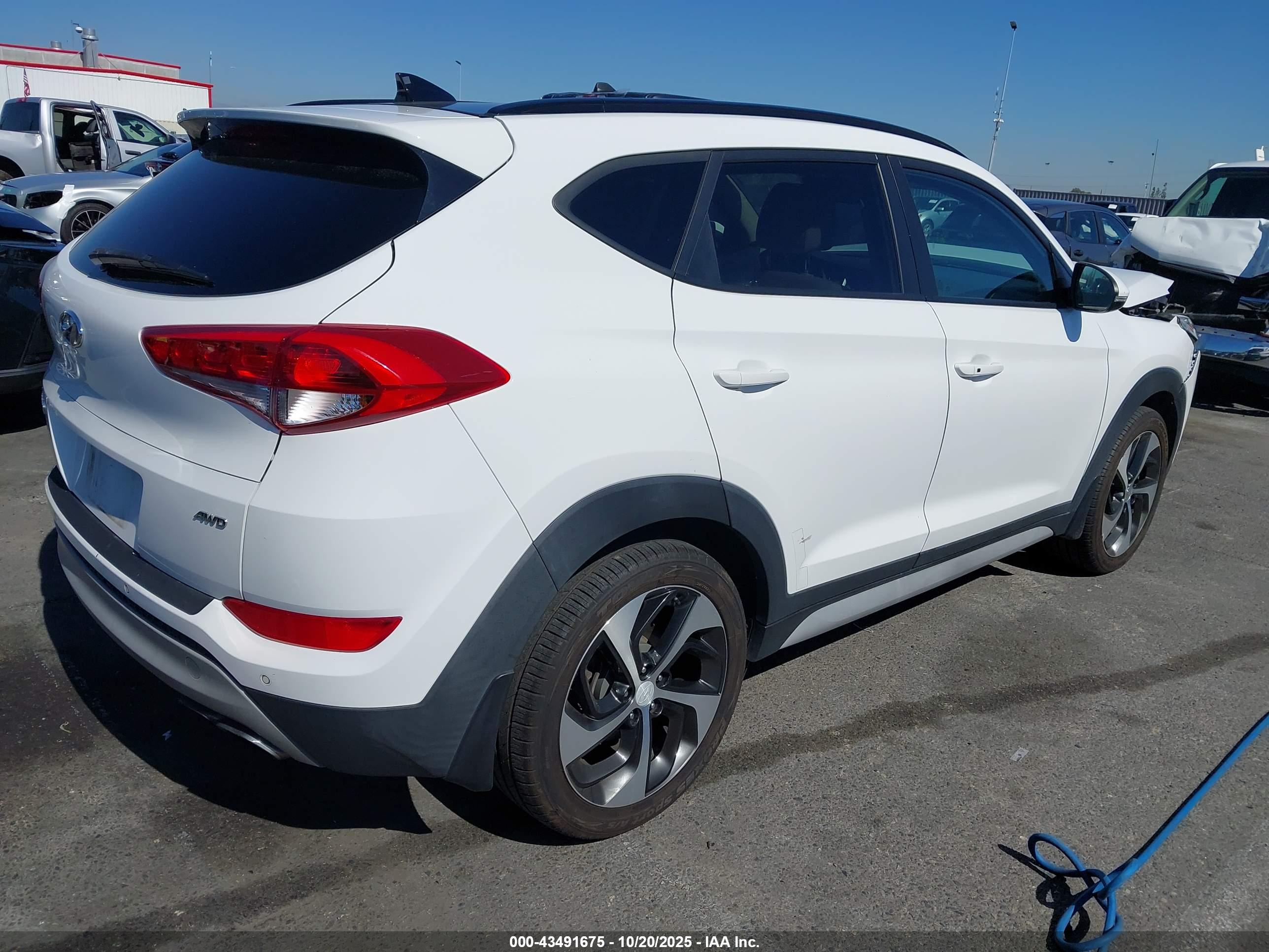 HYUNDAI TUCSON image 4