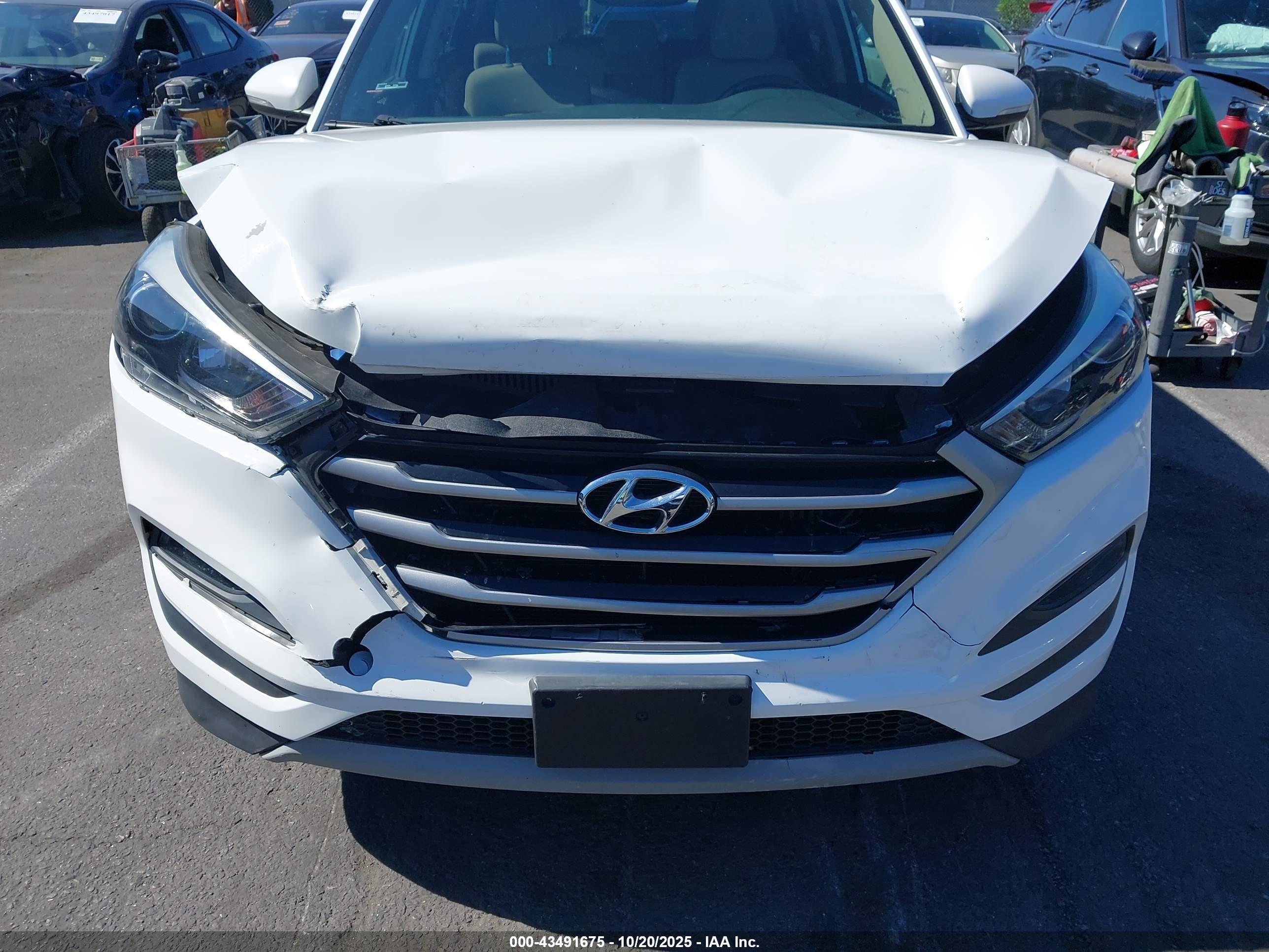 HYUNDAI TUCSON image 6