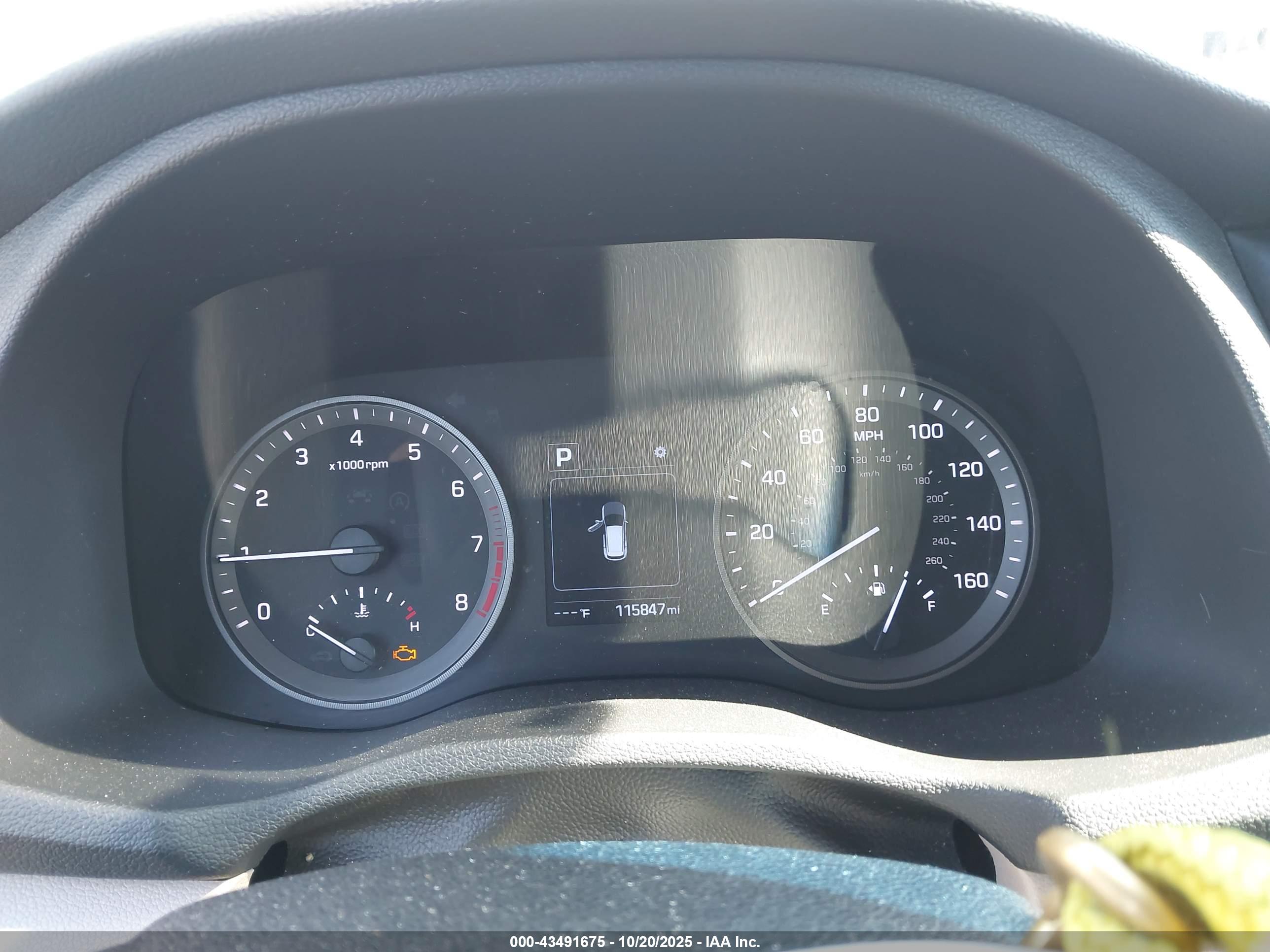 HYUNDAI TUCSON image 7