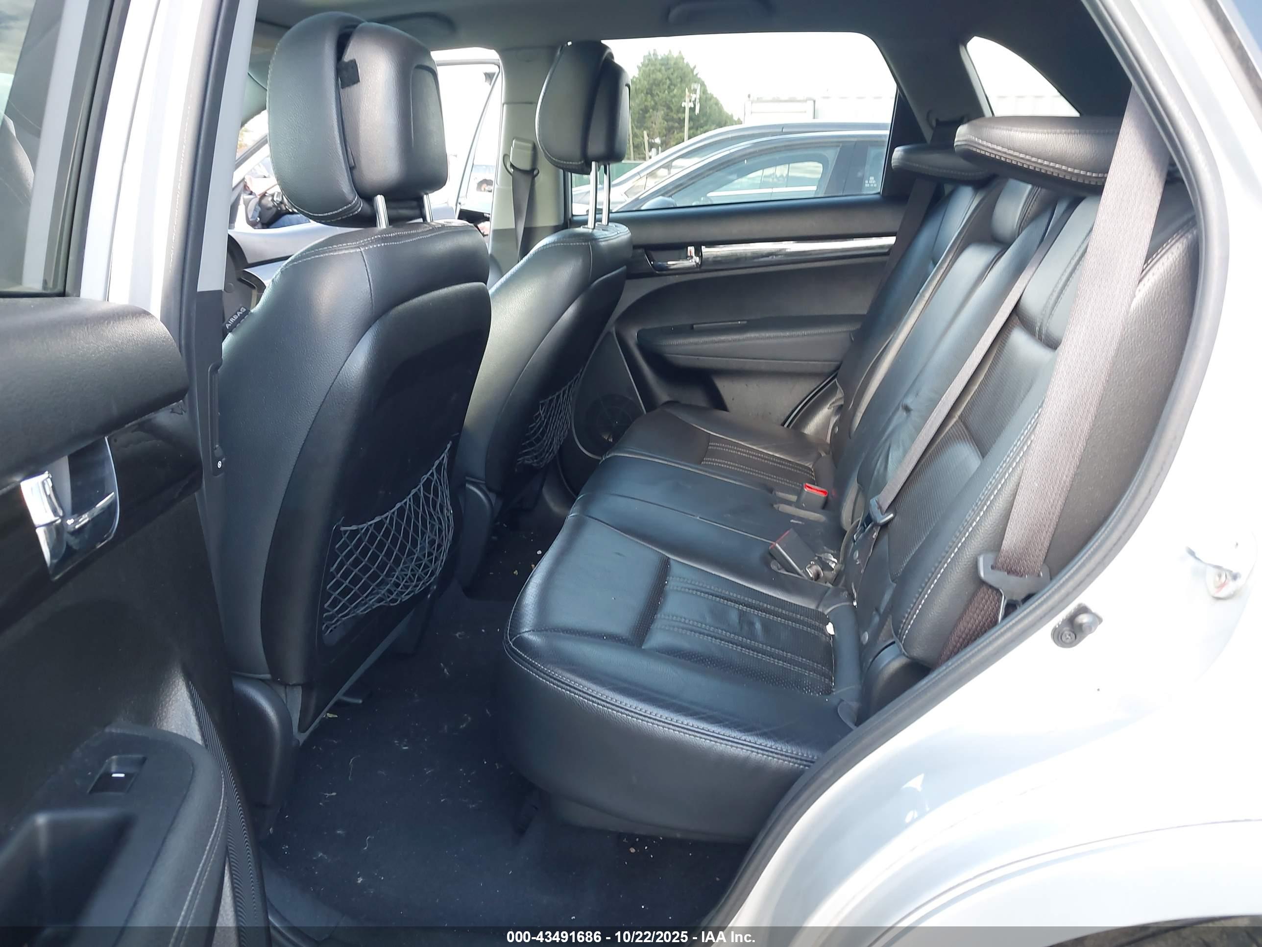 KIA SORENTO image 8