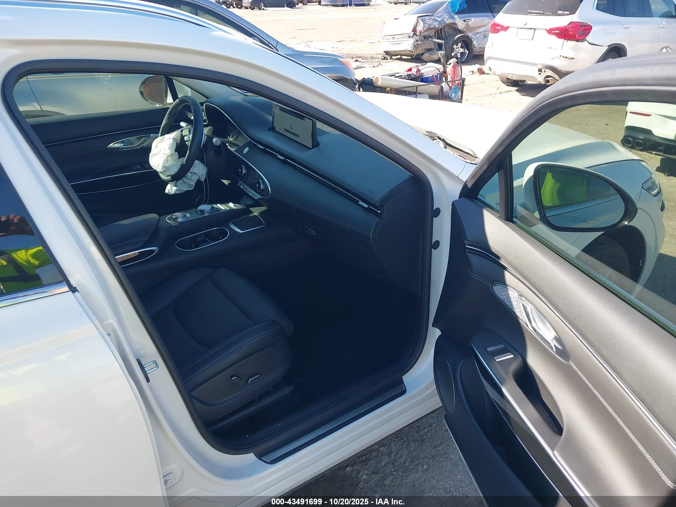 GENESIS GV70 image 5