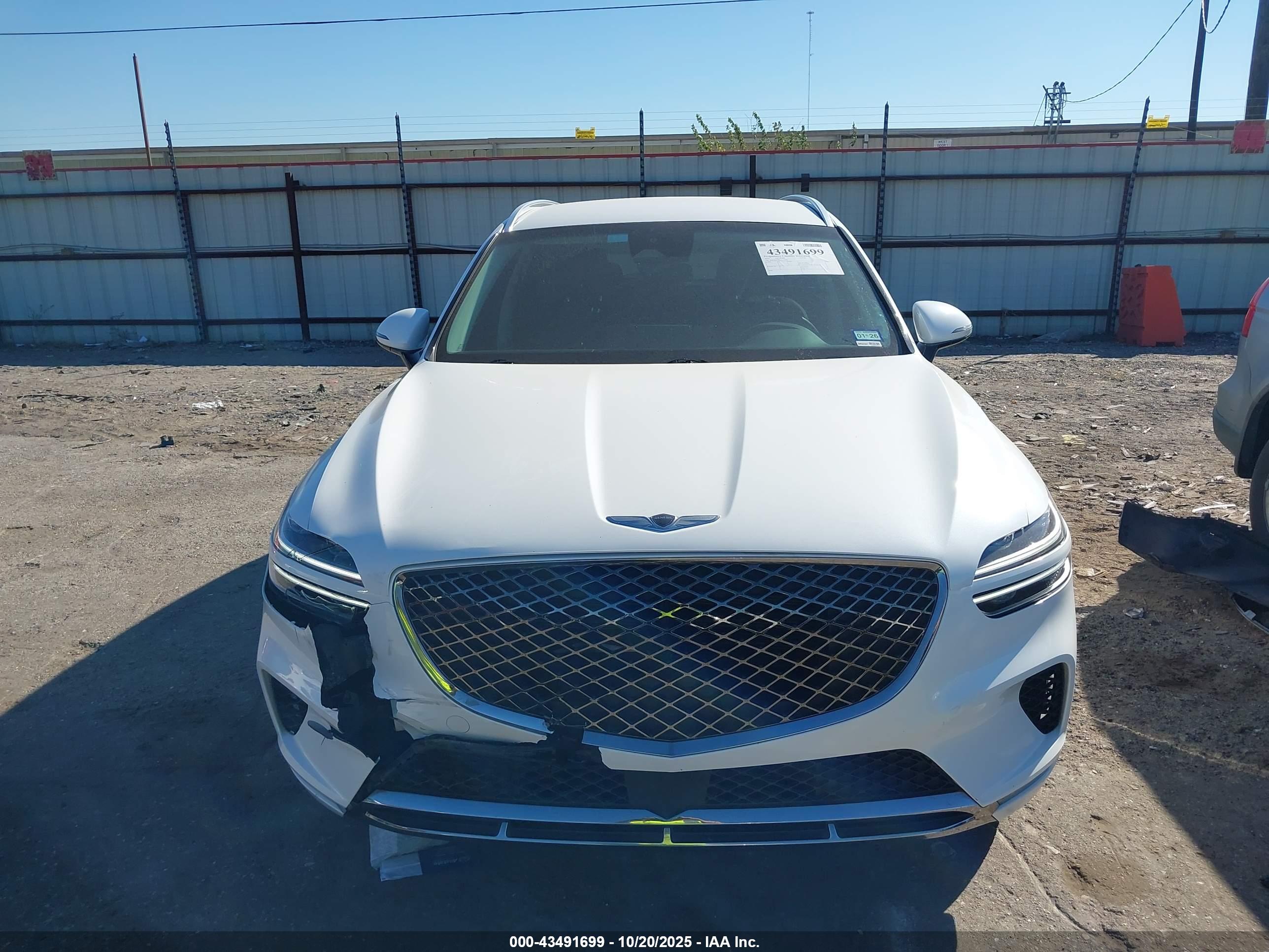 GENESIS GV70 image 6
