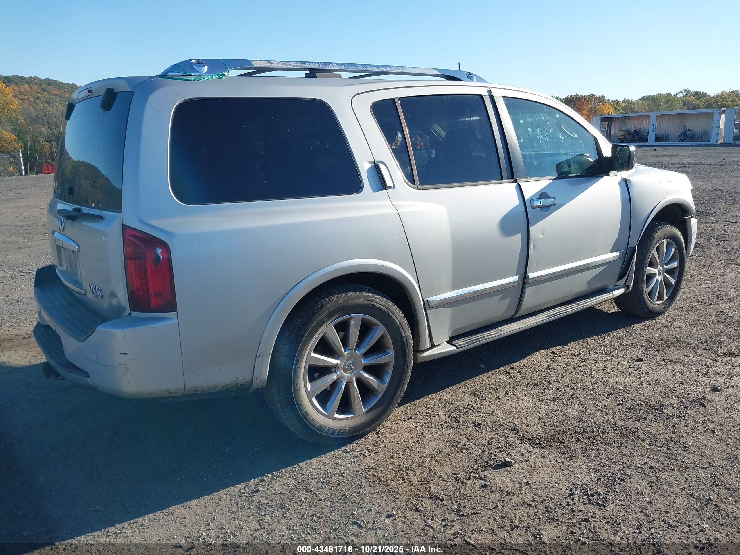 INFINITI QX56 image 4