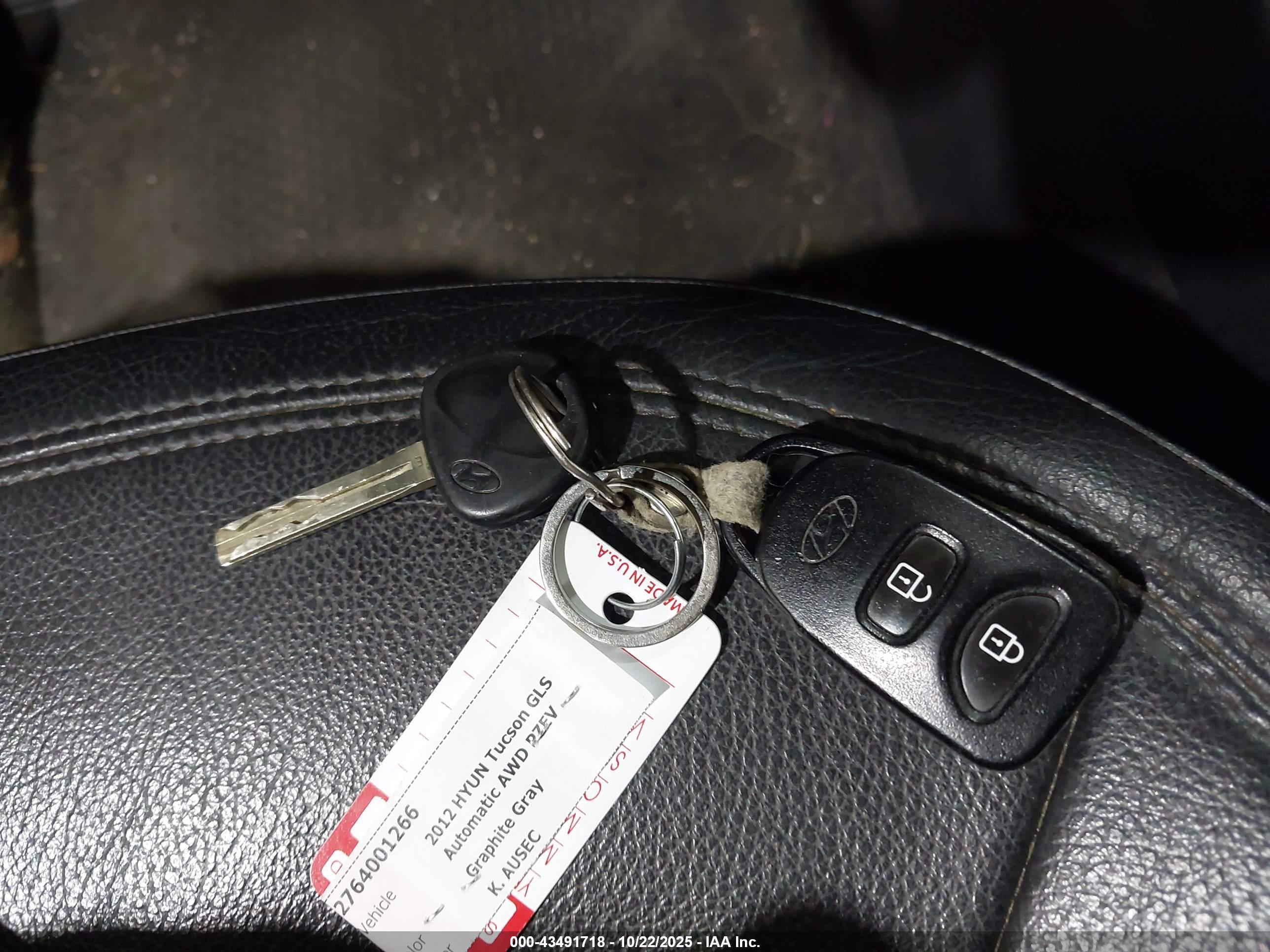 HYUNDAI TUCSON image 11