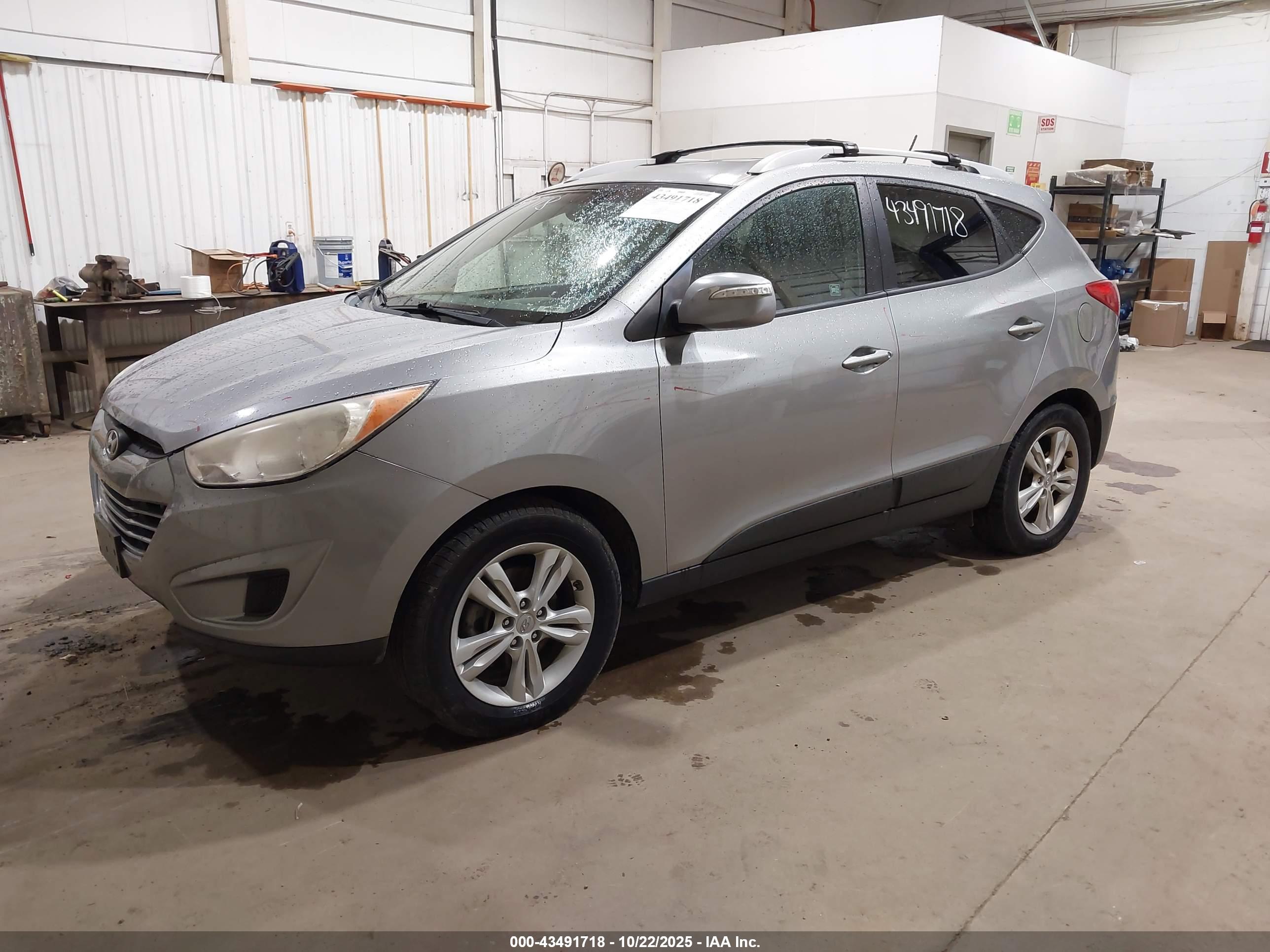 HYUNDAI TUCSON image 2