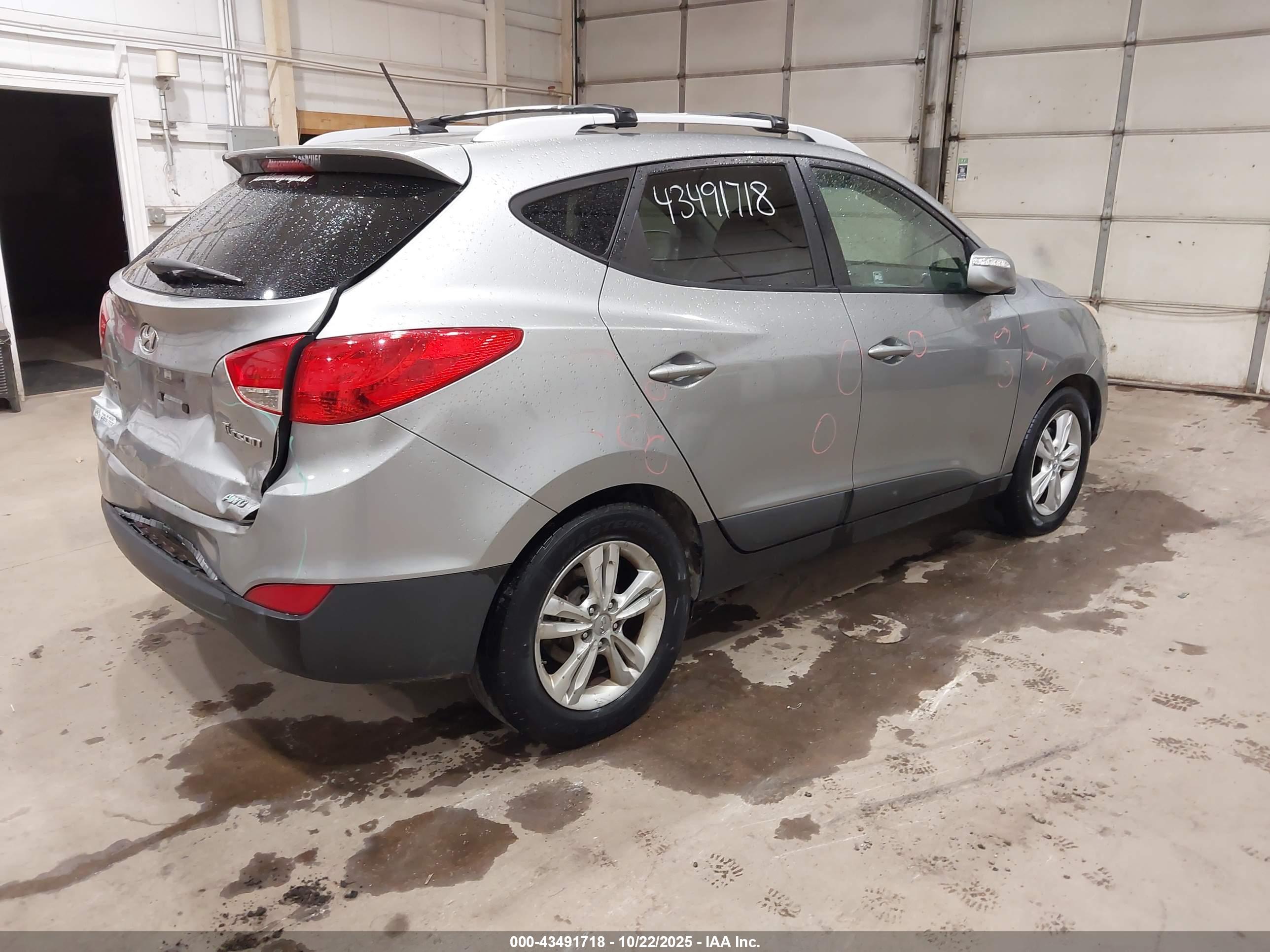 HYUNDAI TUCSON image 4