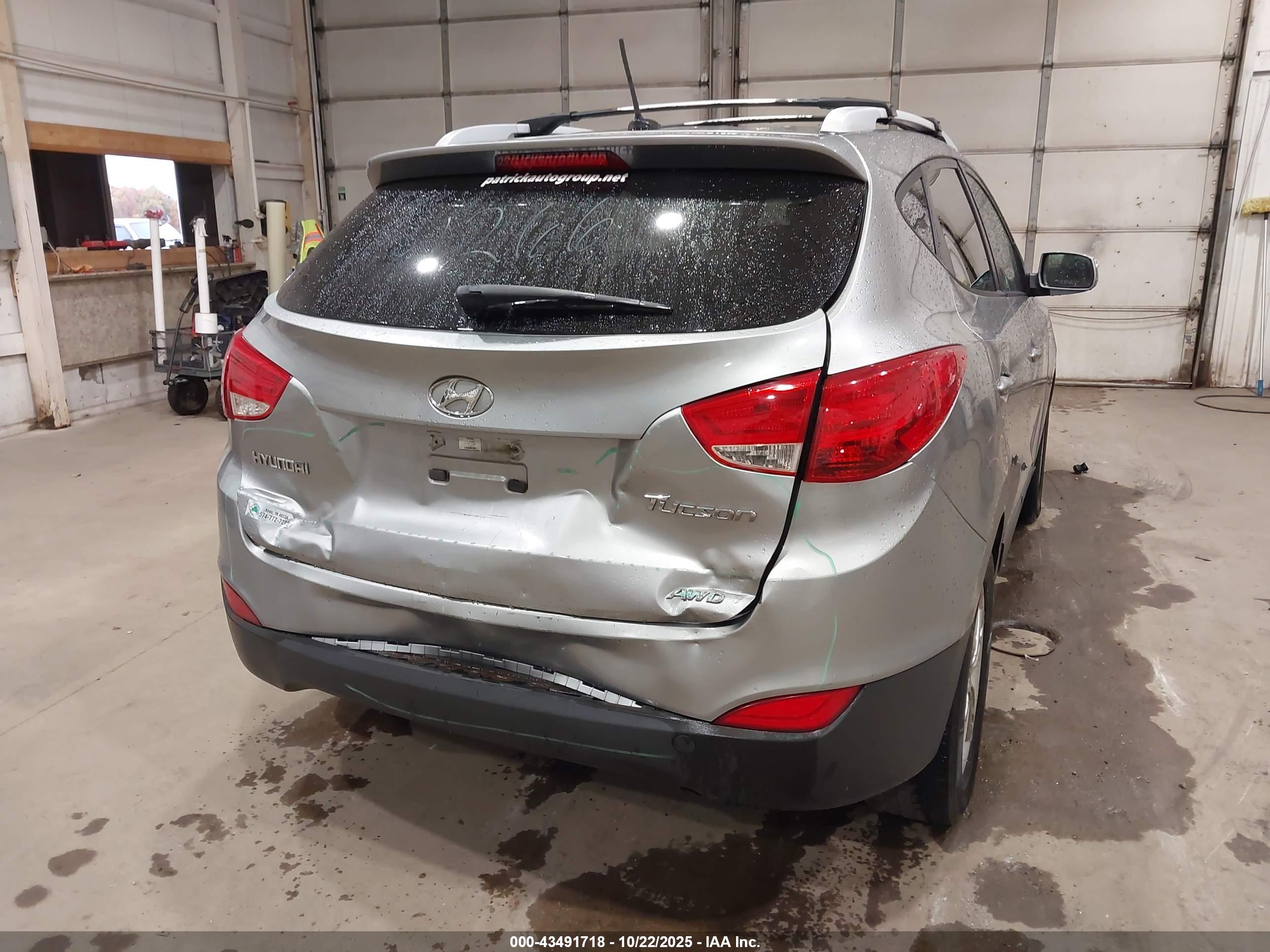 HYUNDAI TUCSON image 6