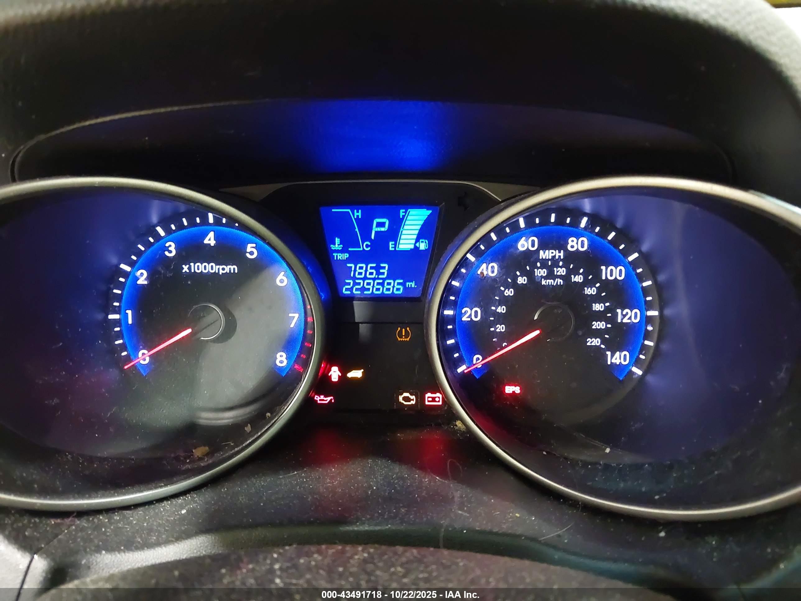 HYUNDAI TUCSON image 7