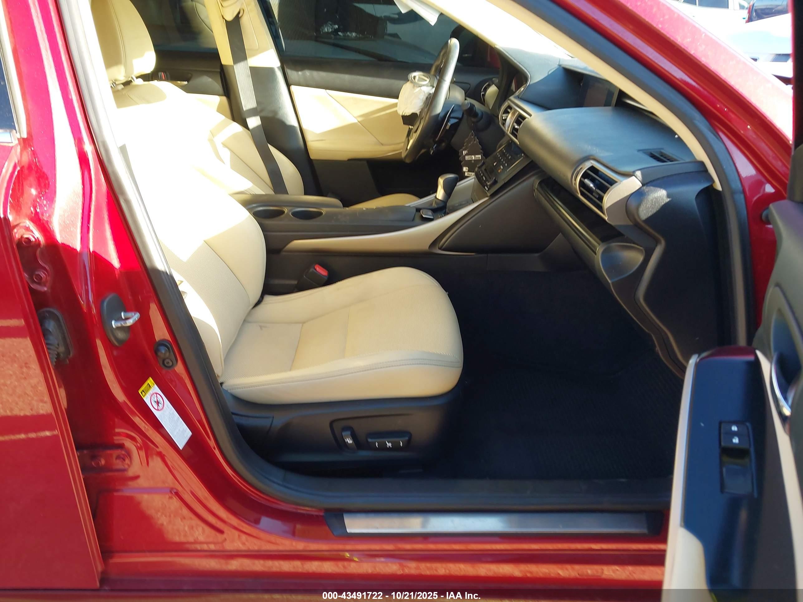 LEXUS IS image 5