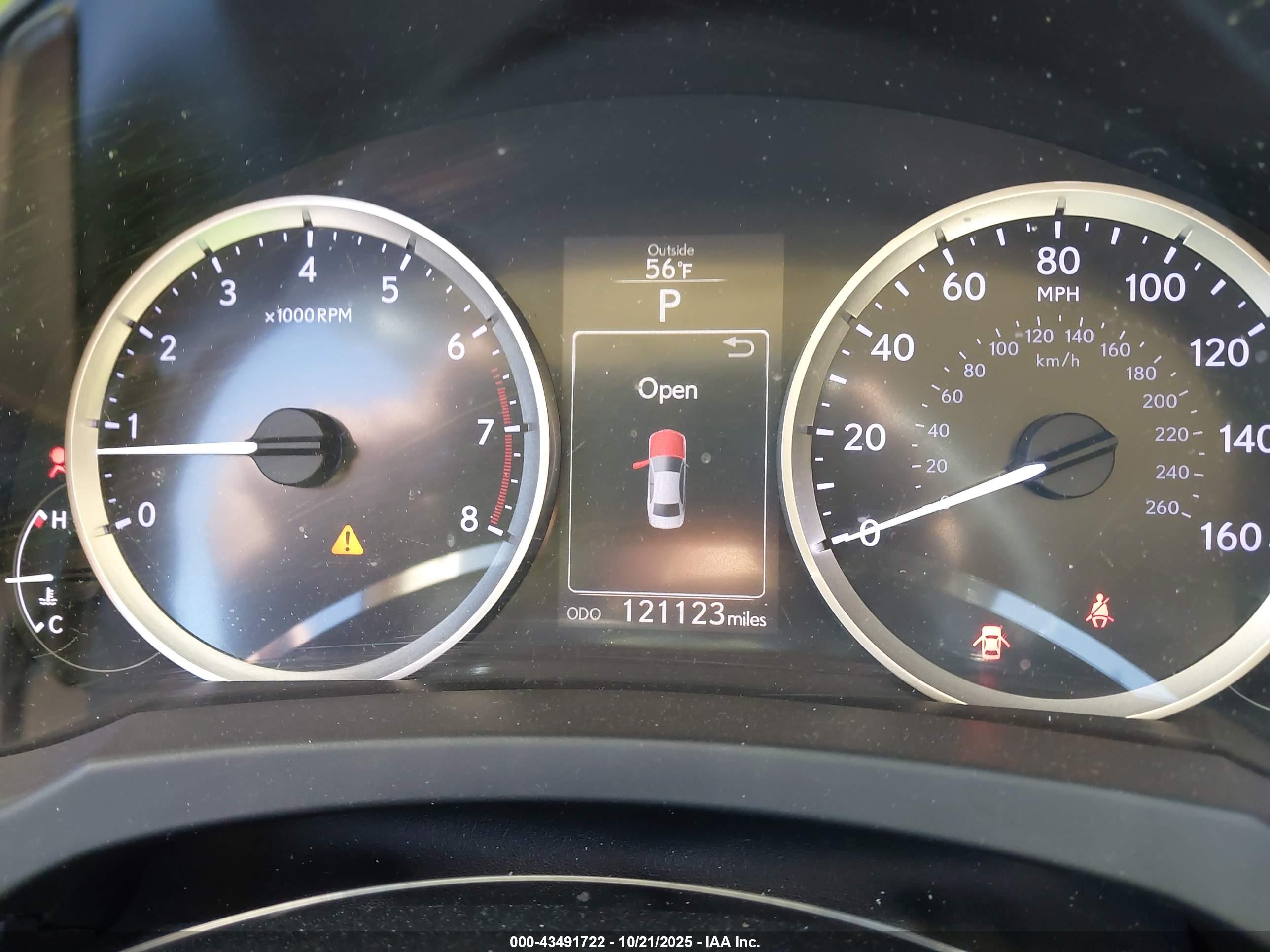 LEXUS IS image 7