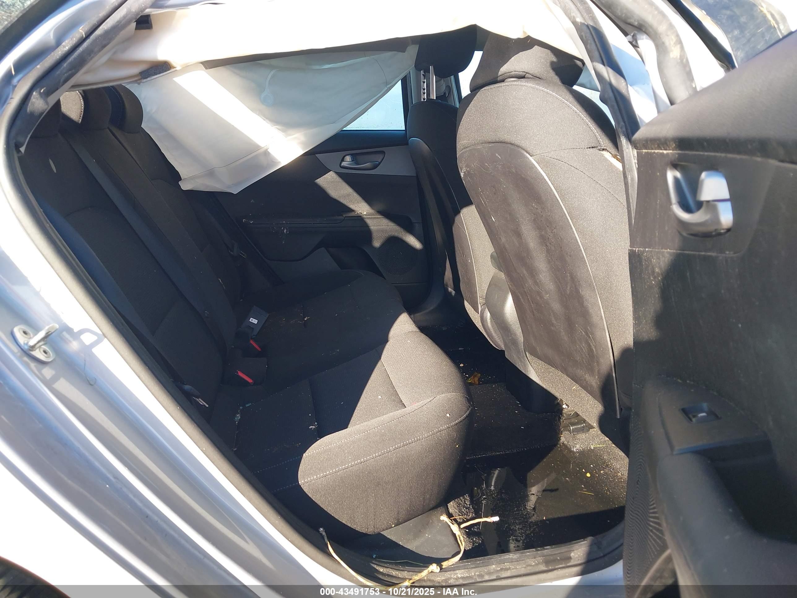 KIA FORTE image 8