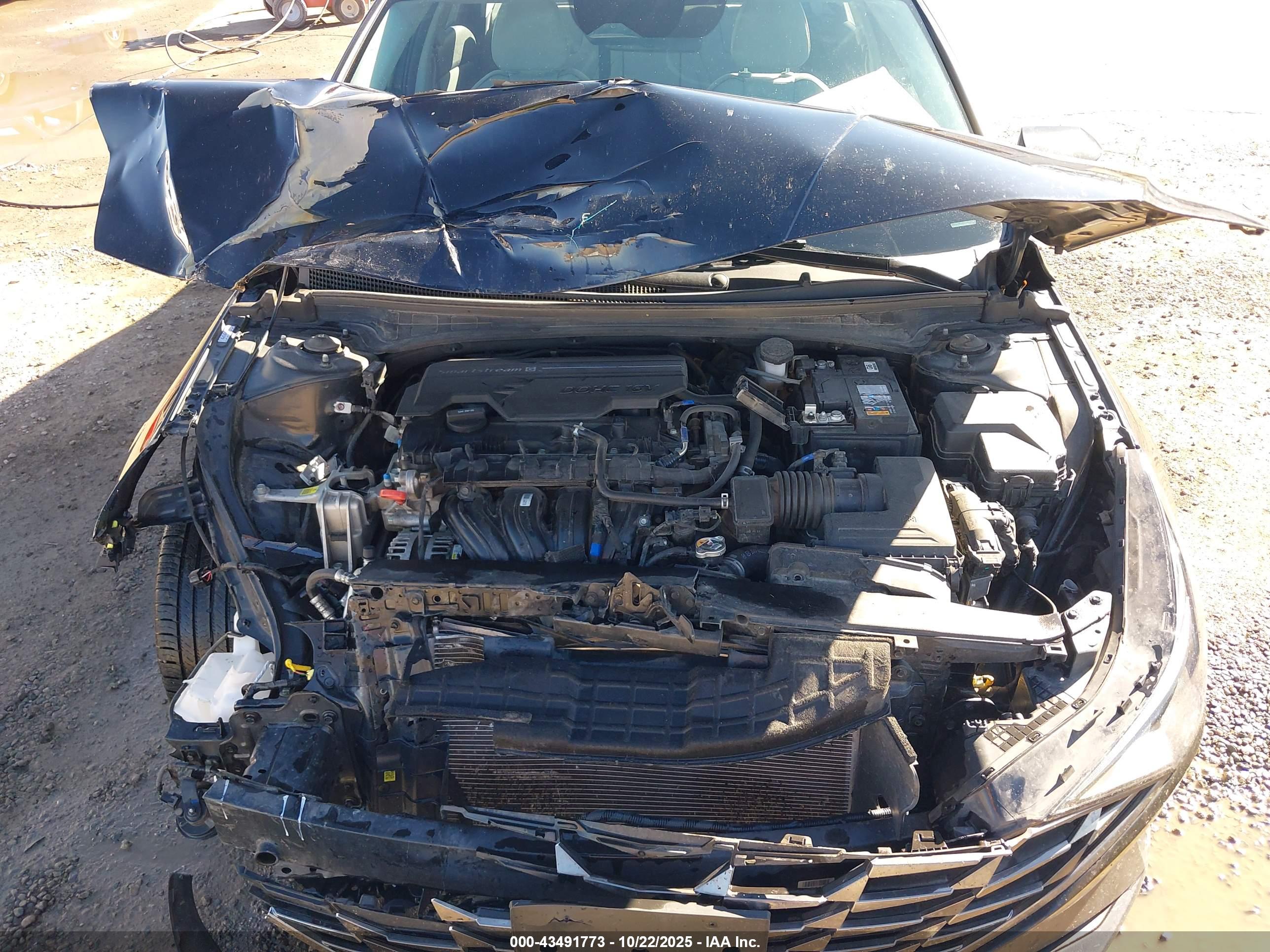 HYUNDAI ELANTRA image 10