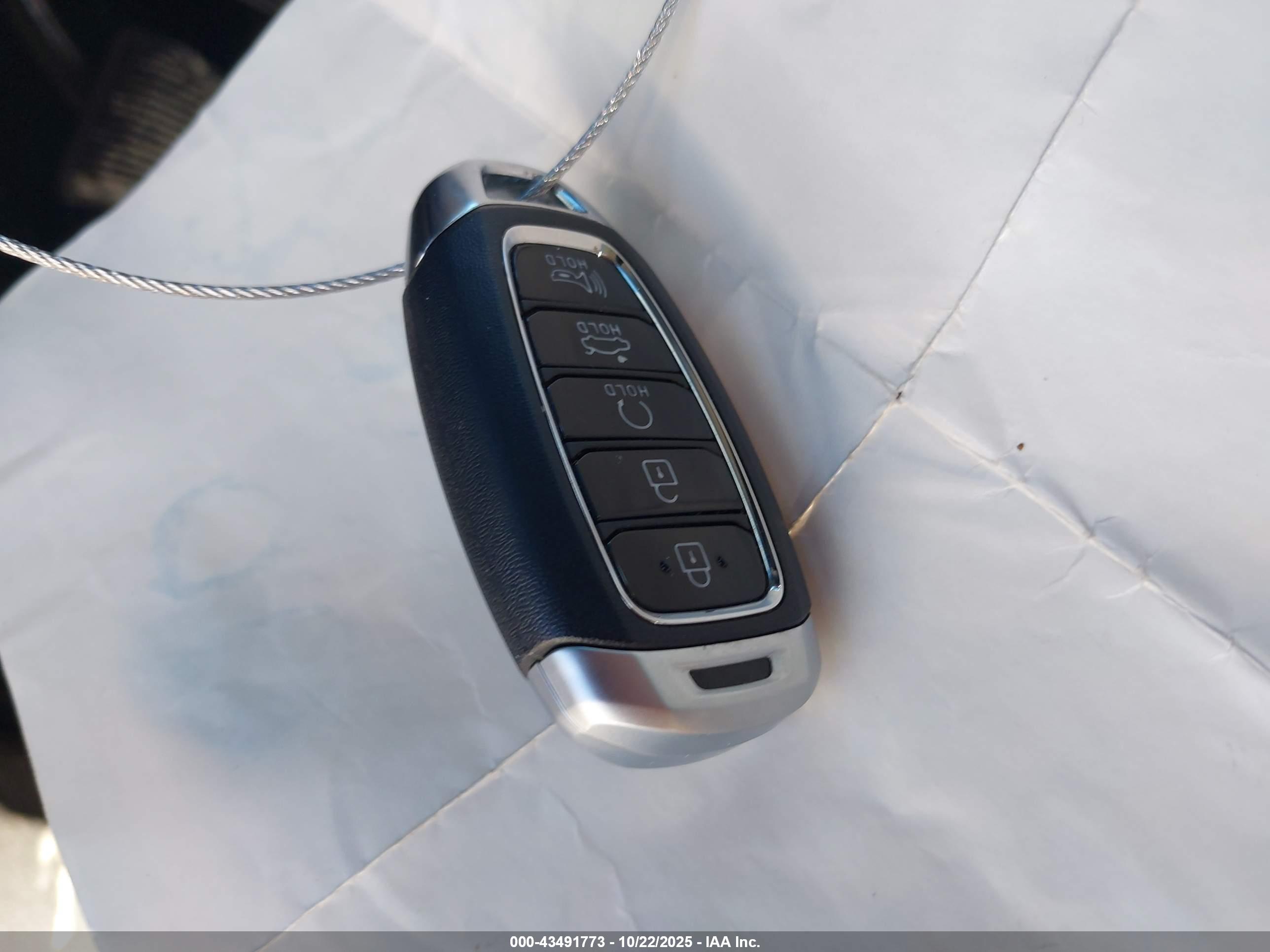 HYUNDAI ELANTRA image 11