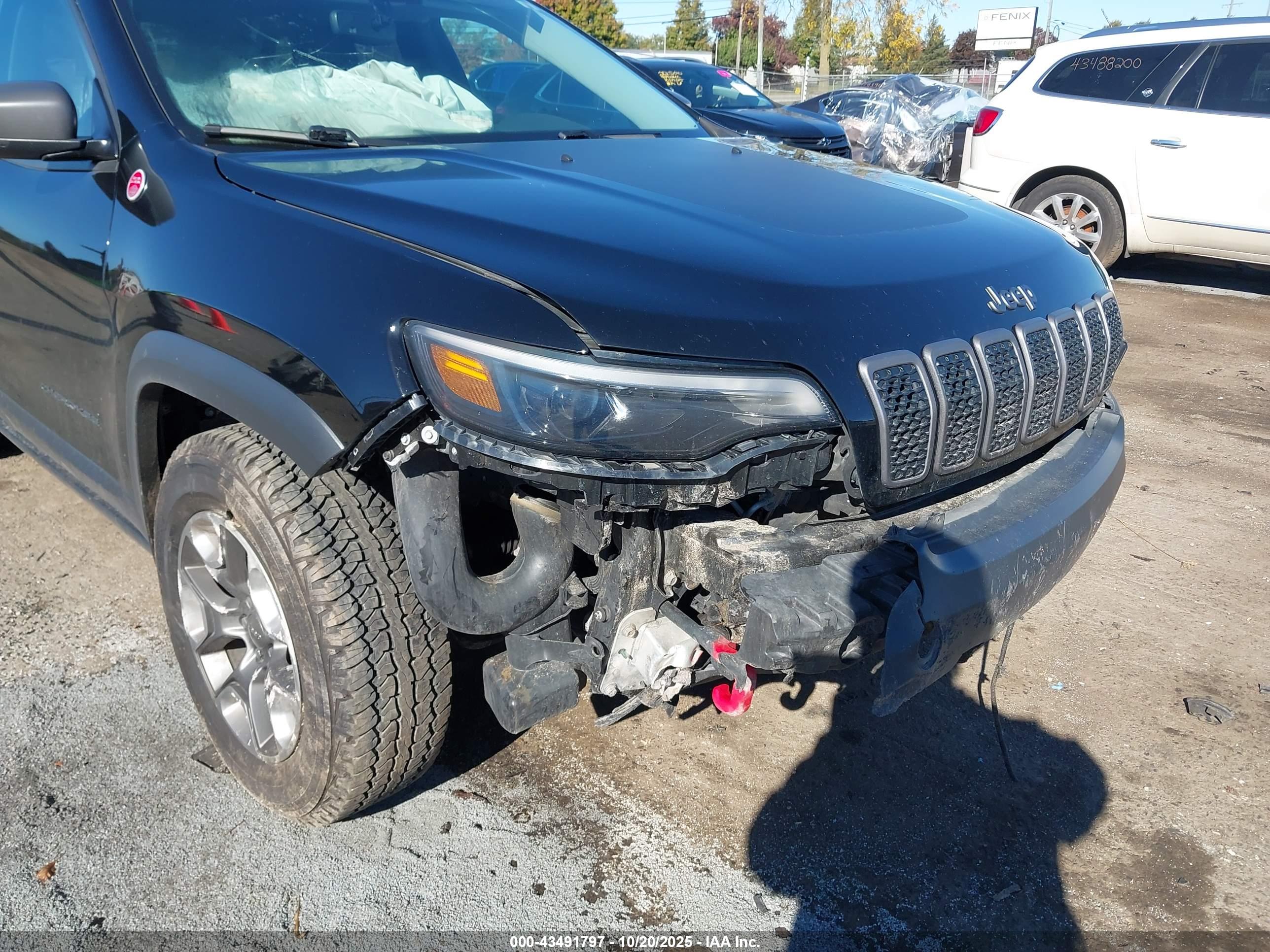 JEEP CHEROKEE image 6