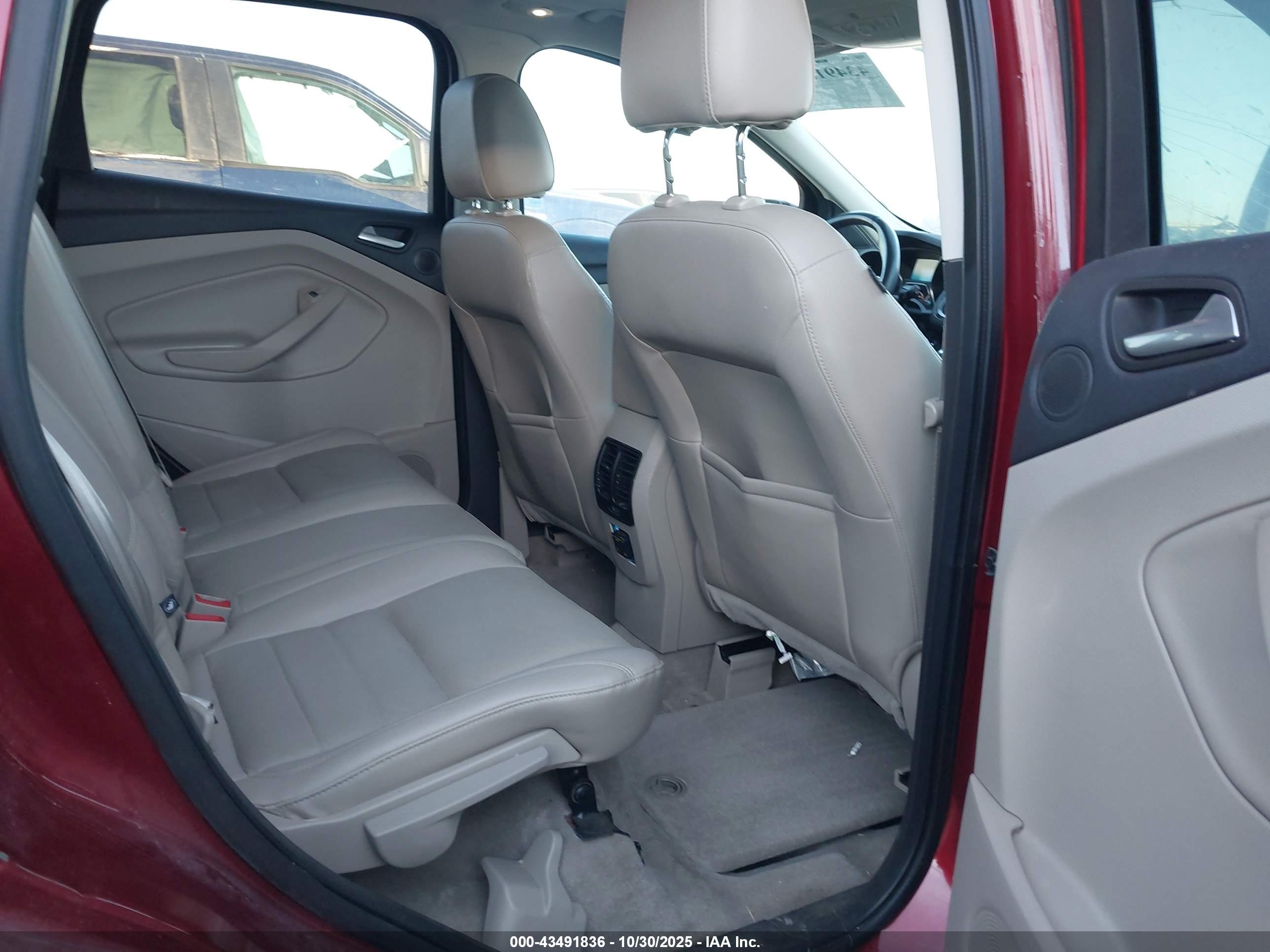 FORD ESCAPE image 8