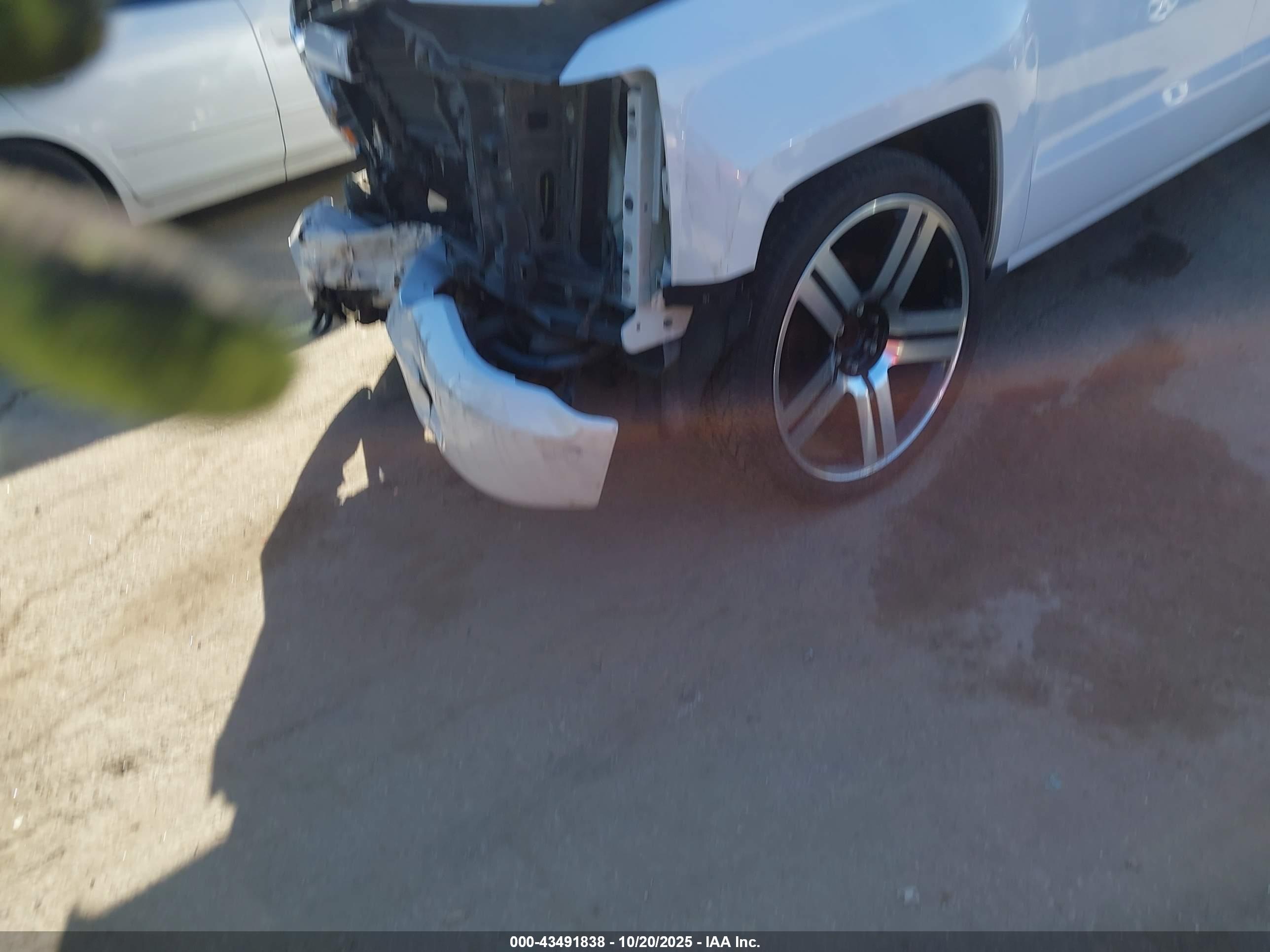 CHEVROLET SILVERADO image 2