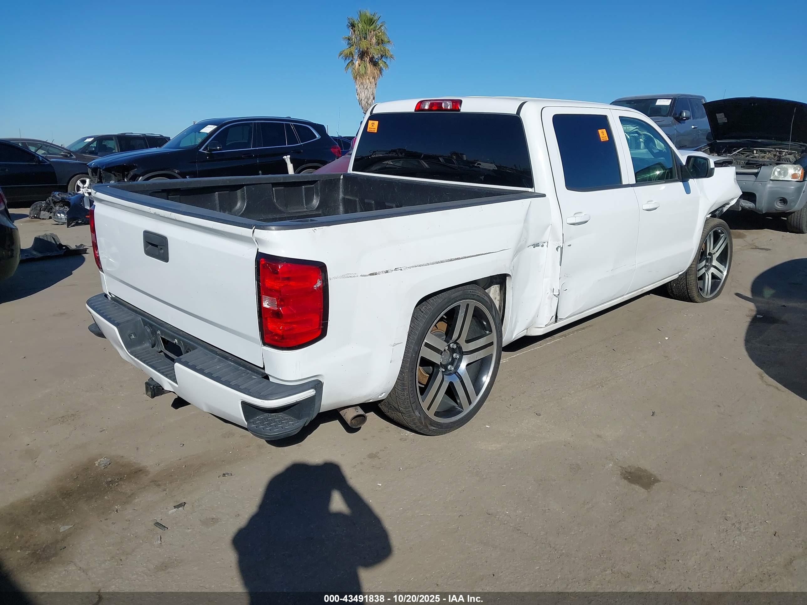 CHEVROLET SILVERADO image 4