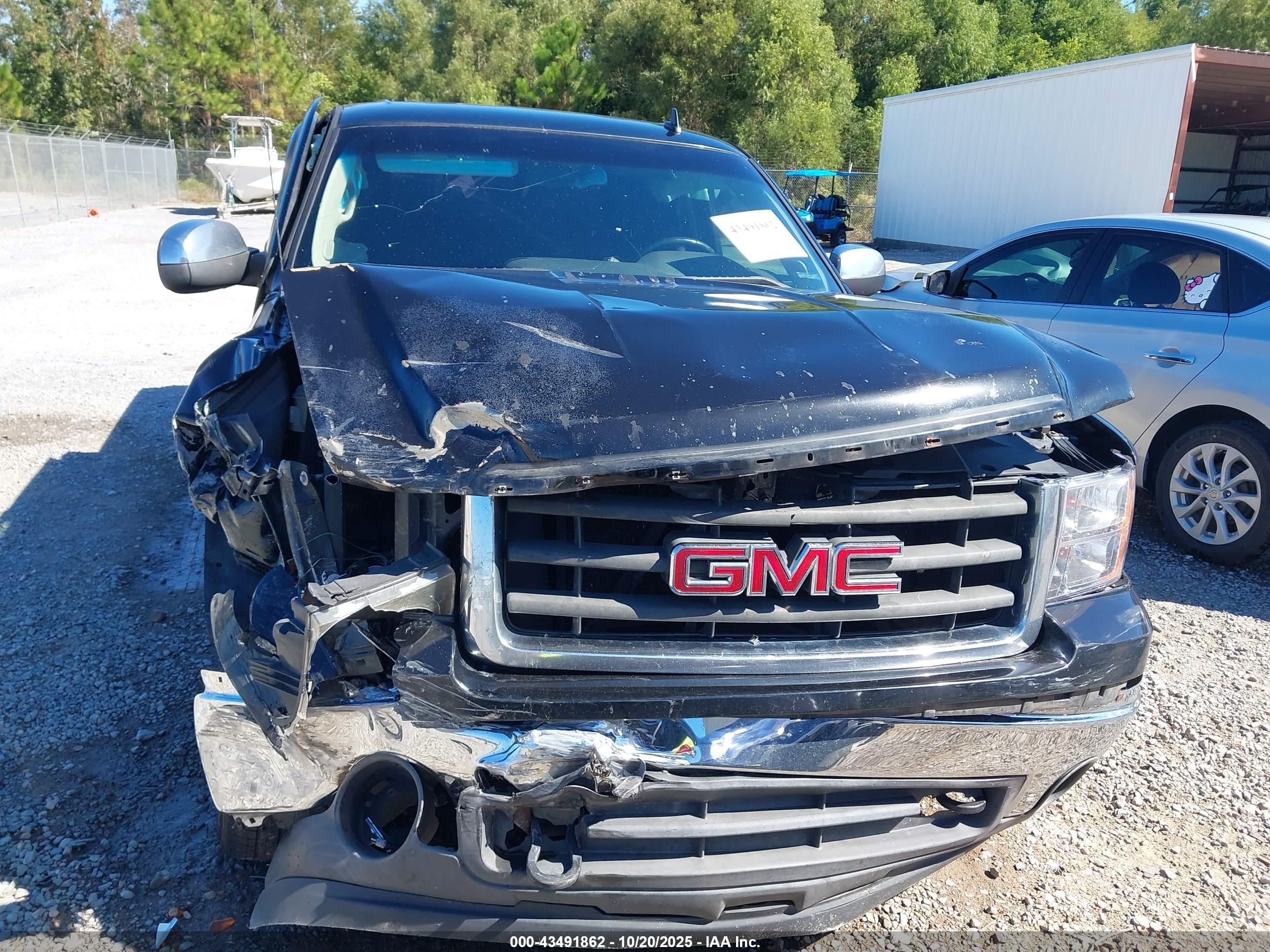 GMC SIERRA image 6