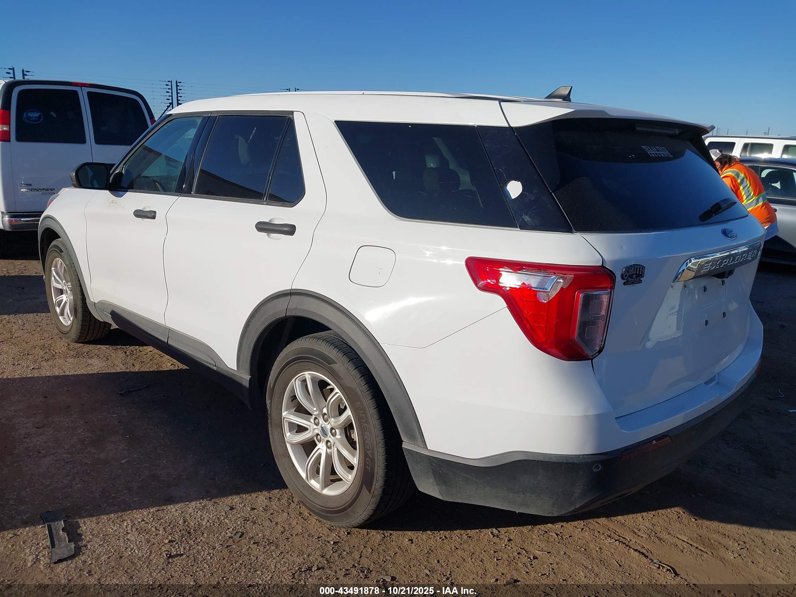 FORD EXPLORER image 3