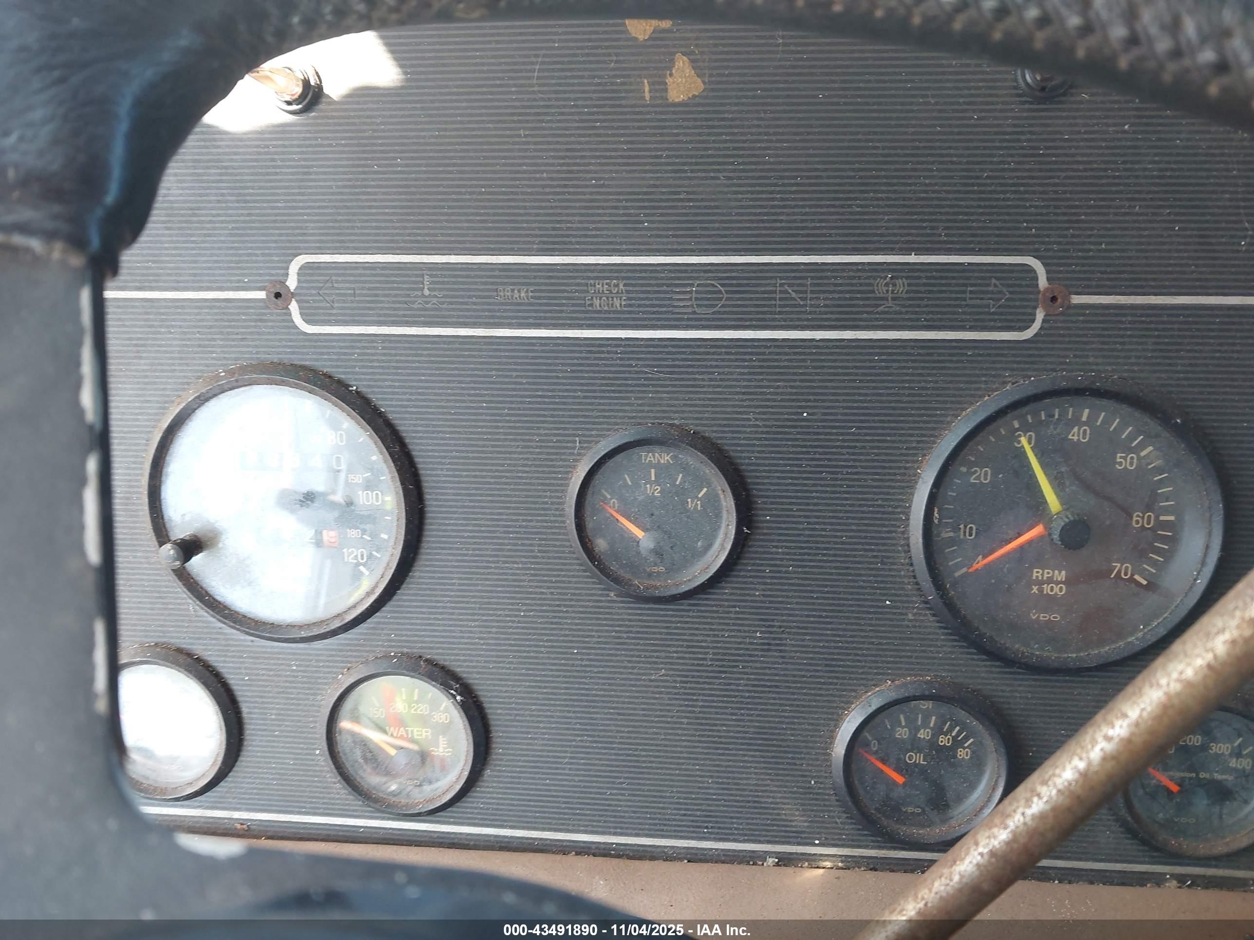 CHEVROLET P30 image 7