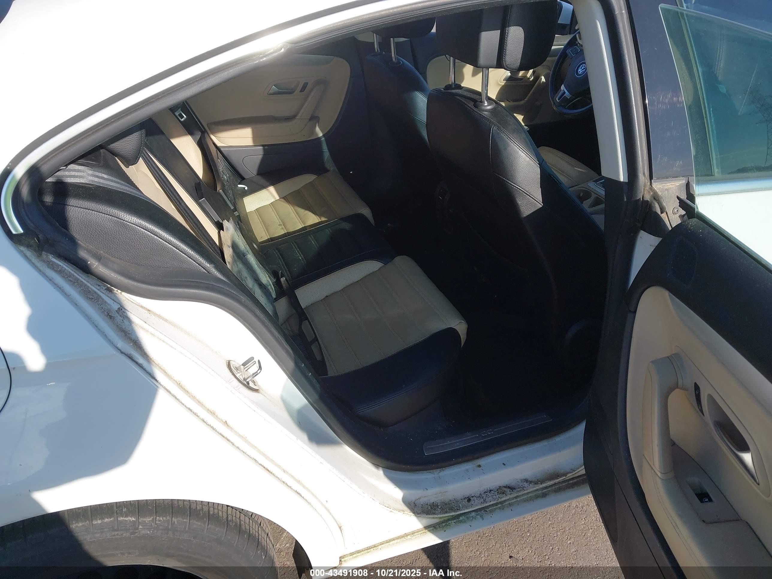 VOLKSWAGEN CC image 8