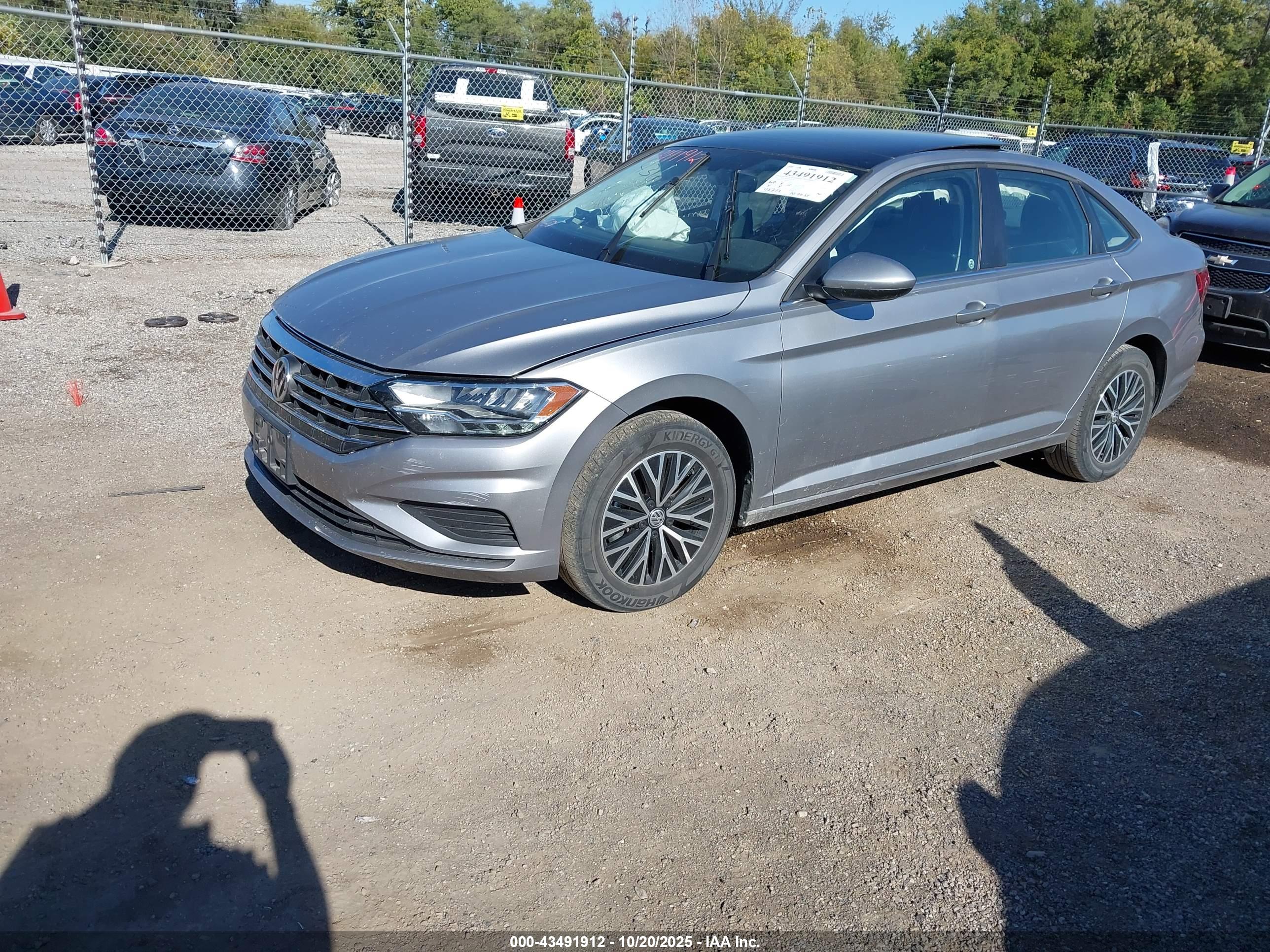 VOLKSWAGEN JETTA image 2